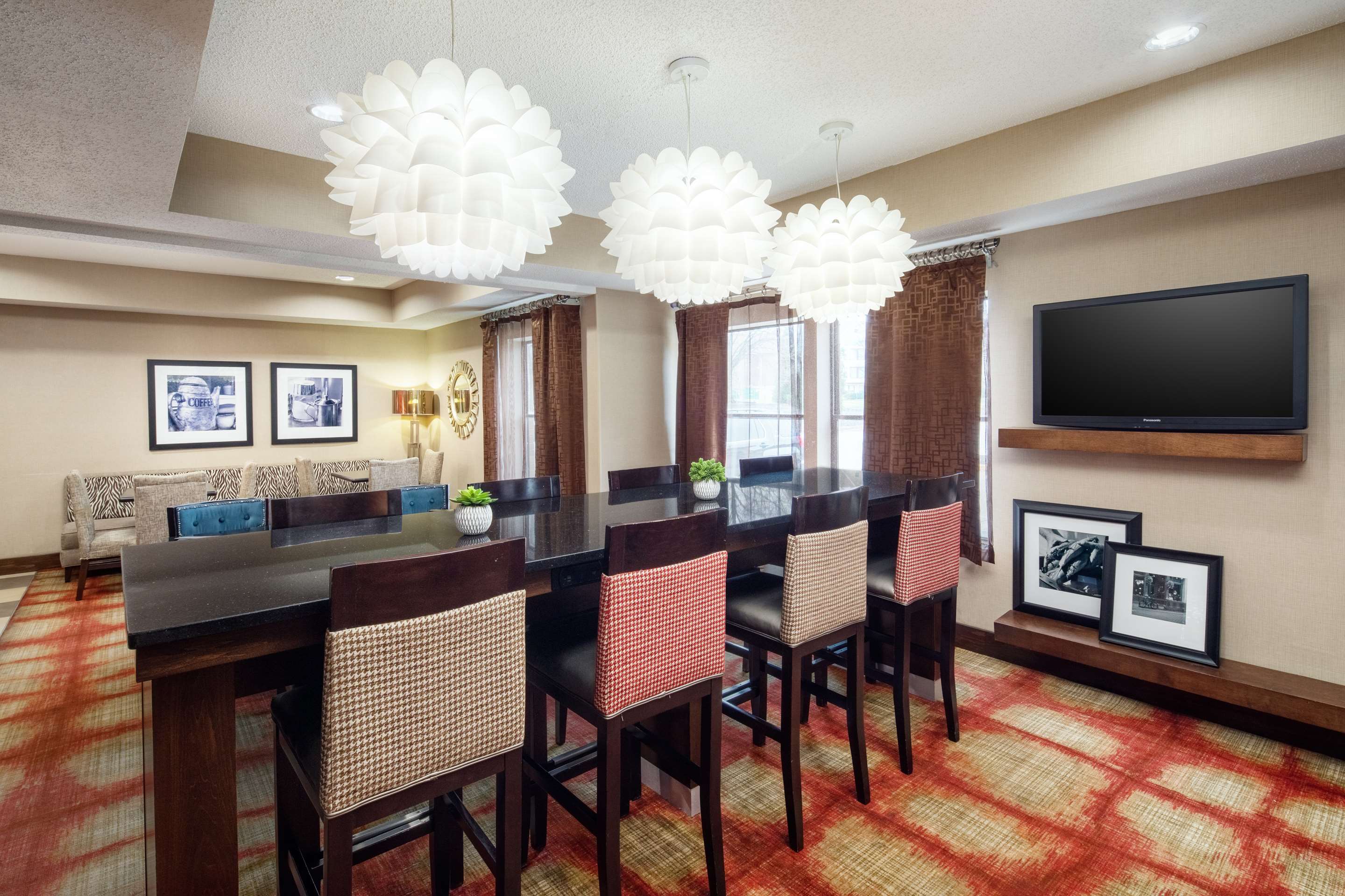 Breakfast Area | Hampton Inn Dayton/Fairborn