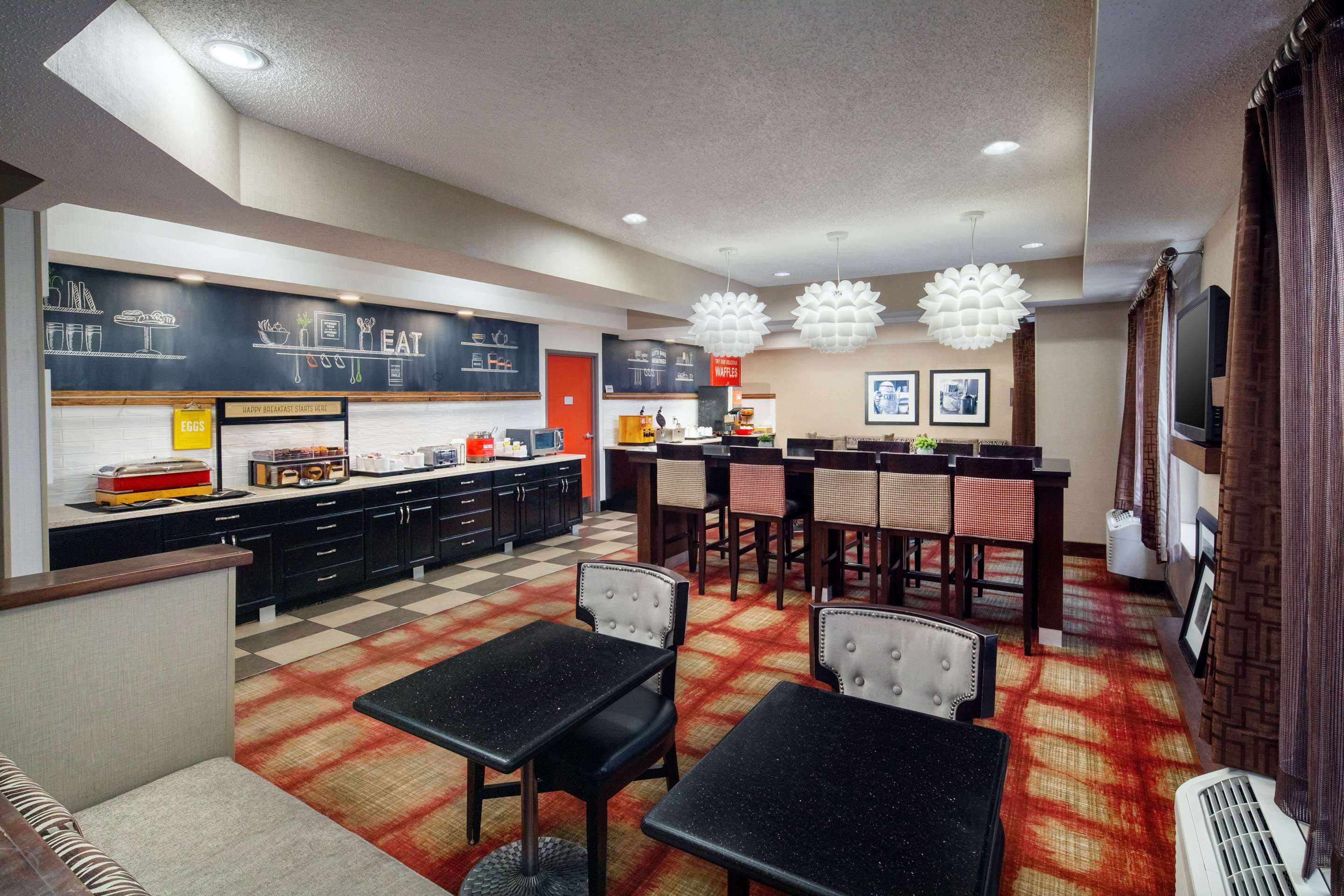 Breakfast Area | Hampton Inn Dayton/Fairborn