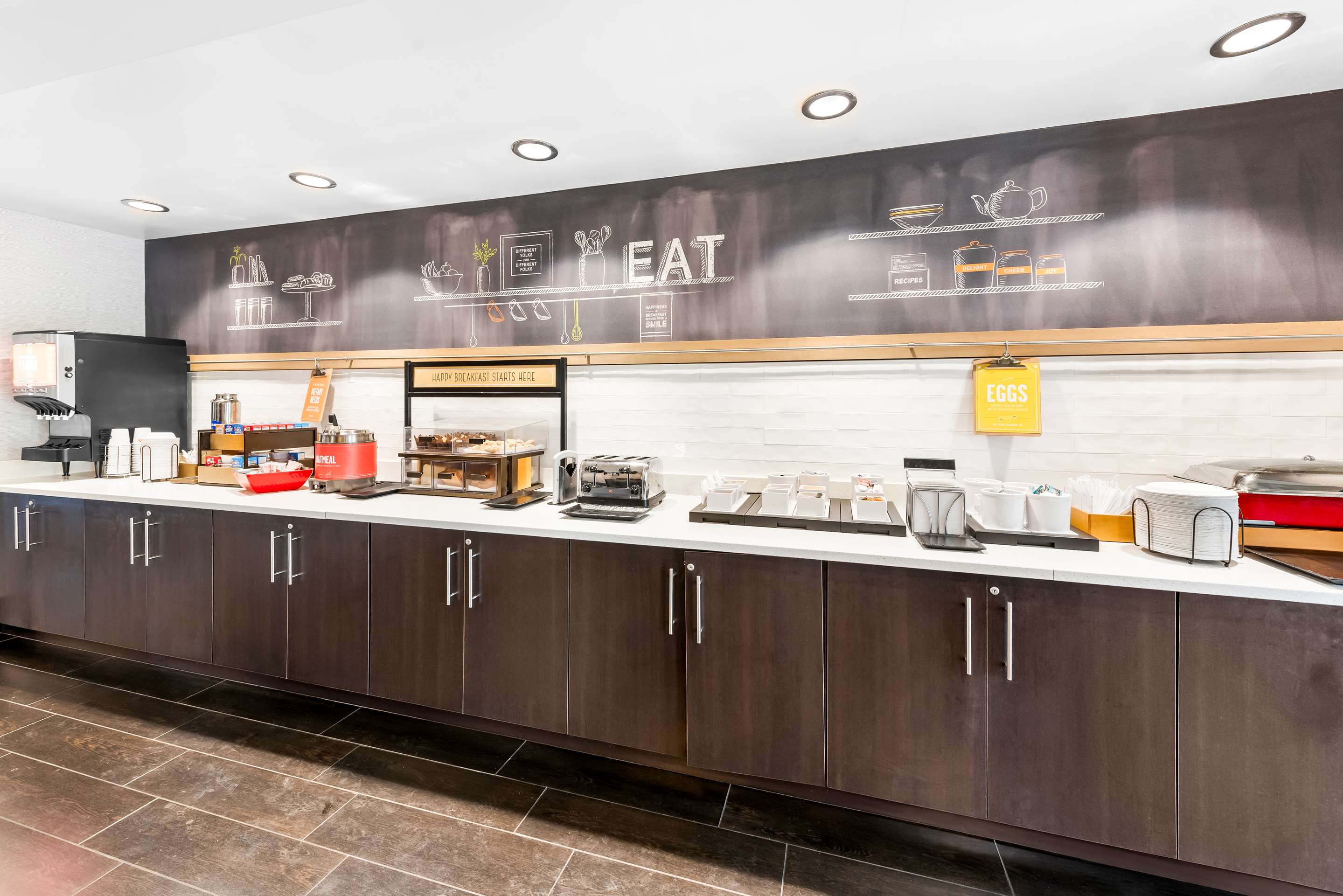 Breakfast Area | Hampton Inn Dayton/Huber Heights