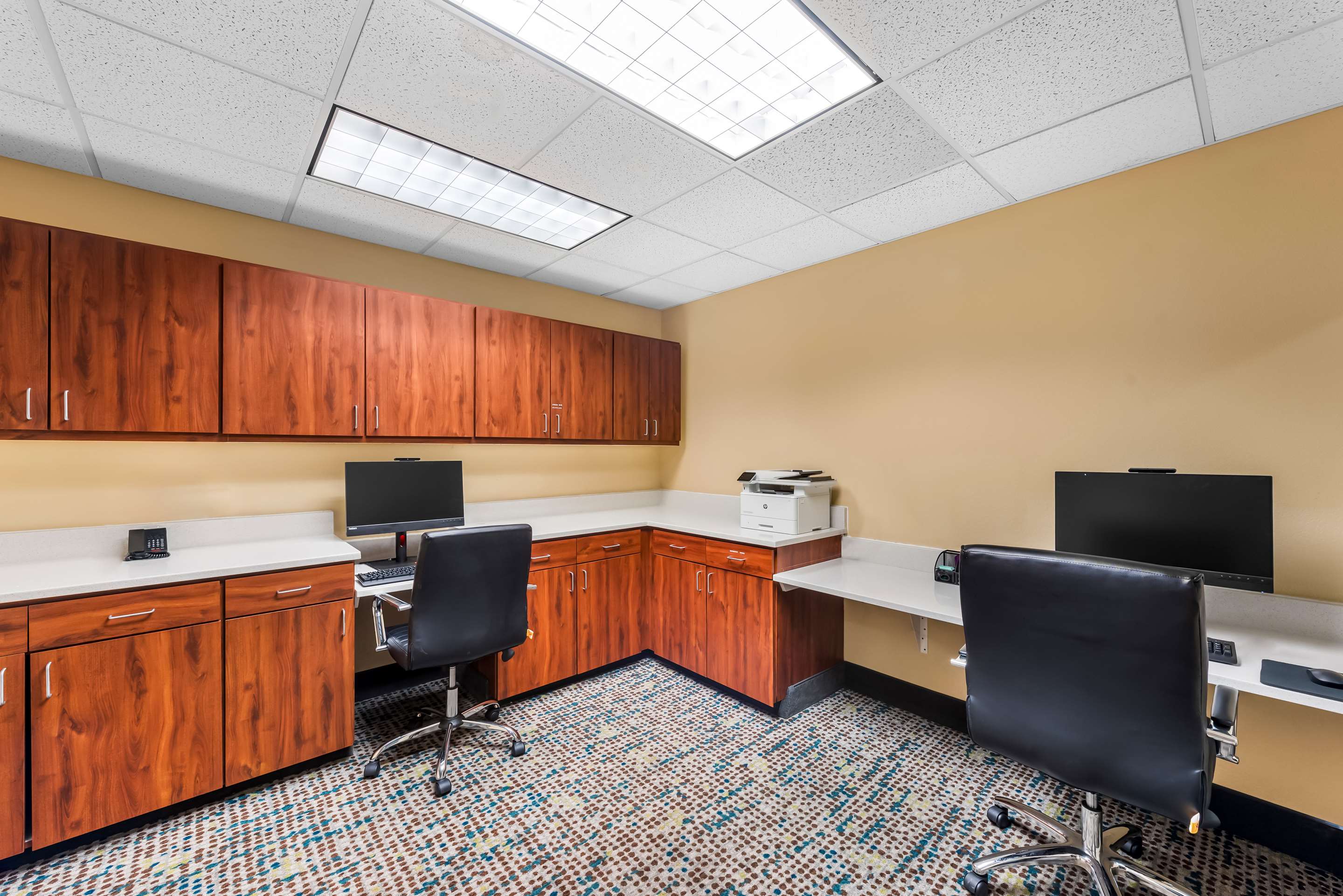 Business Center | Hampton Inn Dayton/Huber Heights