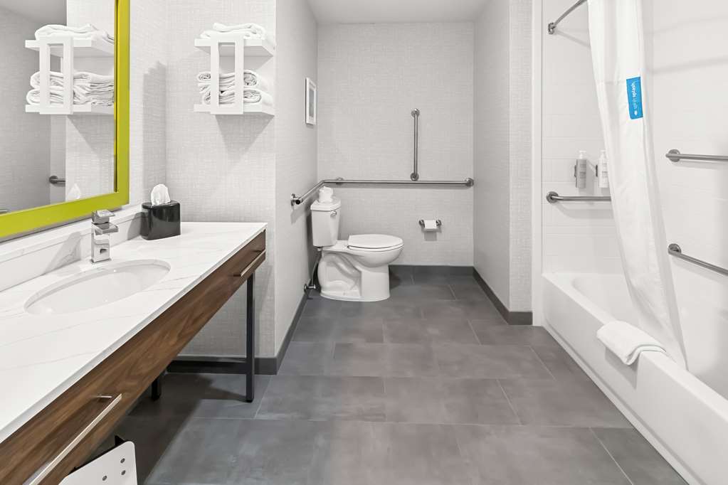 Hampton Inn by Hilton Dayton South-guestroom-Guest Room,Bathroom,On-Site.jpg