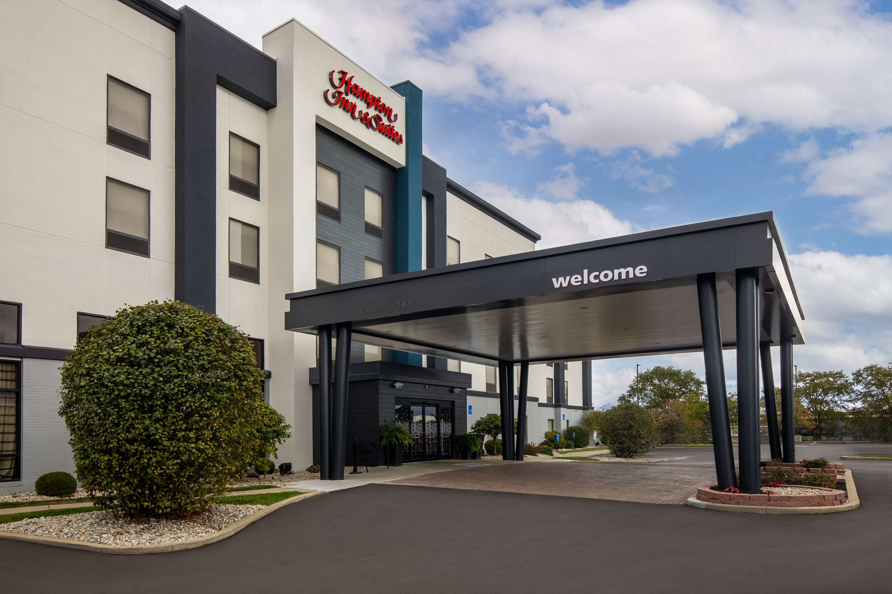 Exterior | Hampton Inn & Suites Dayton - Vandalia
