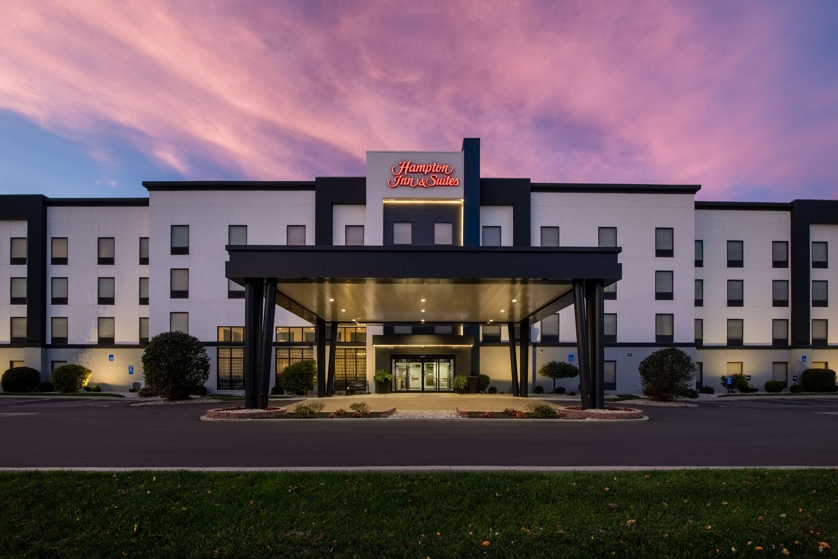 Exterior | Hampton Inn & Suites Dayton - Vandalia