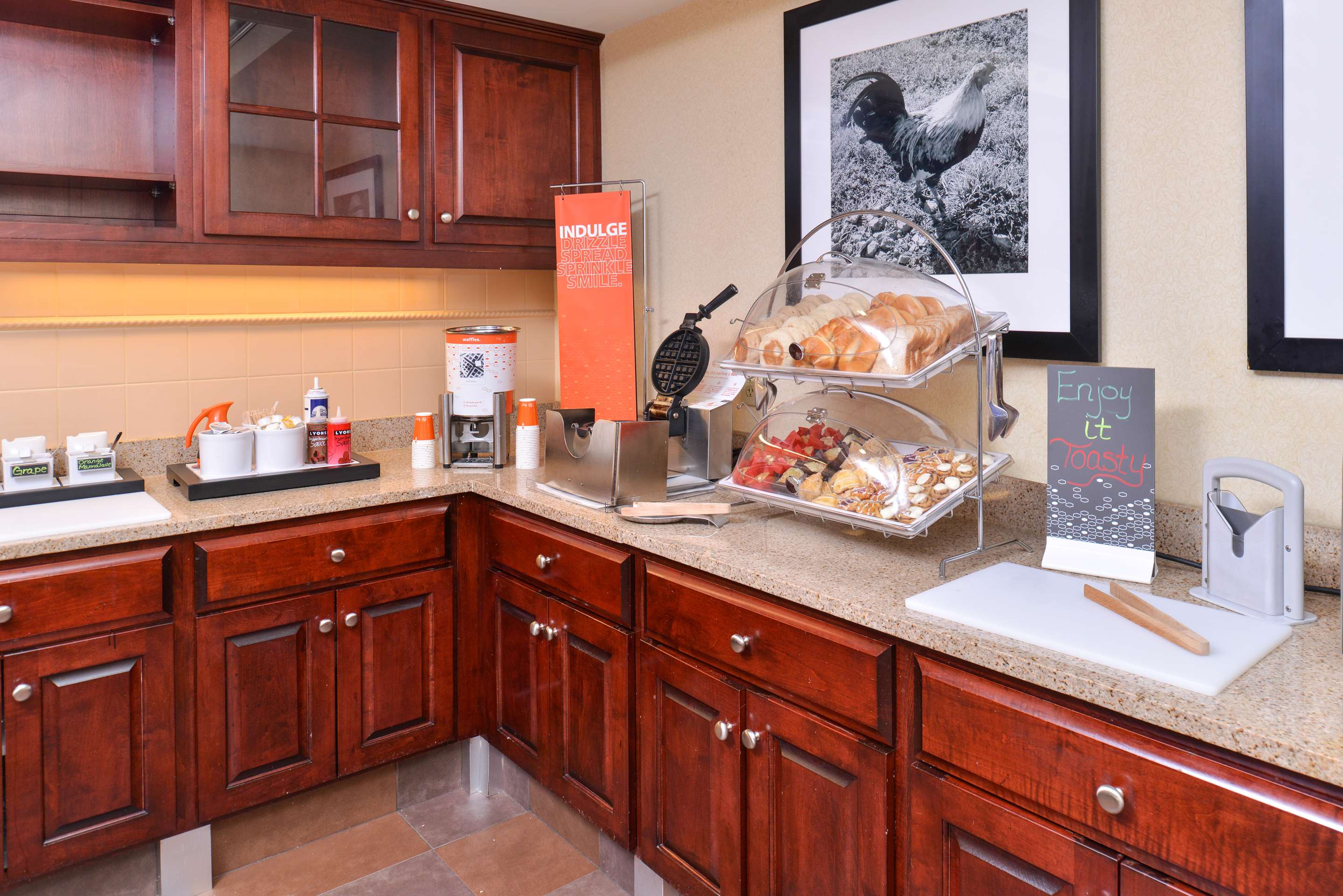 Restaurant | Hampton Inn & Suites Dayton - Vandalia