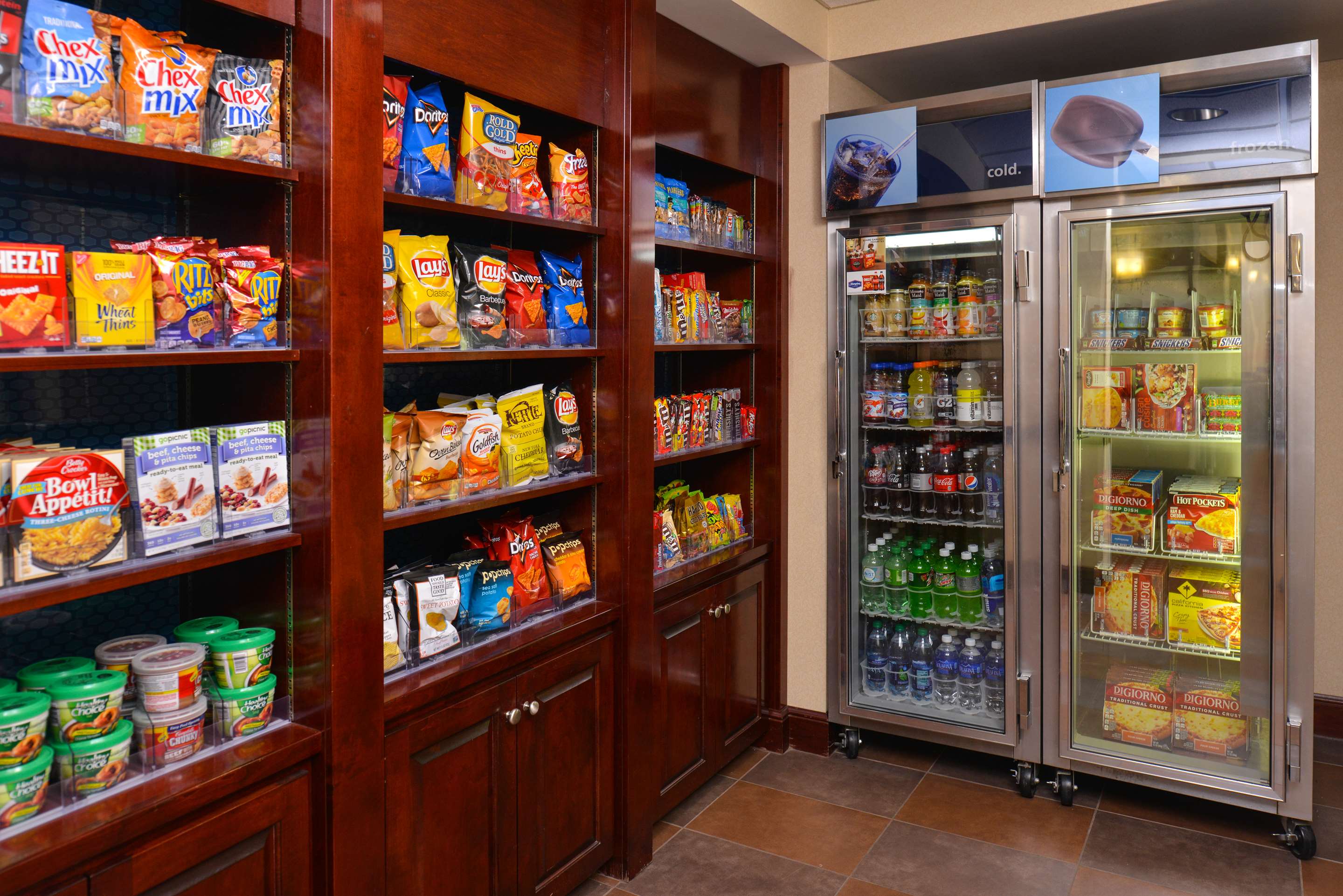 Restaurant | Hampton Inn & Suites Dayton - Vandalia