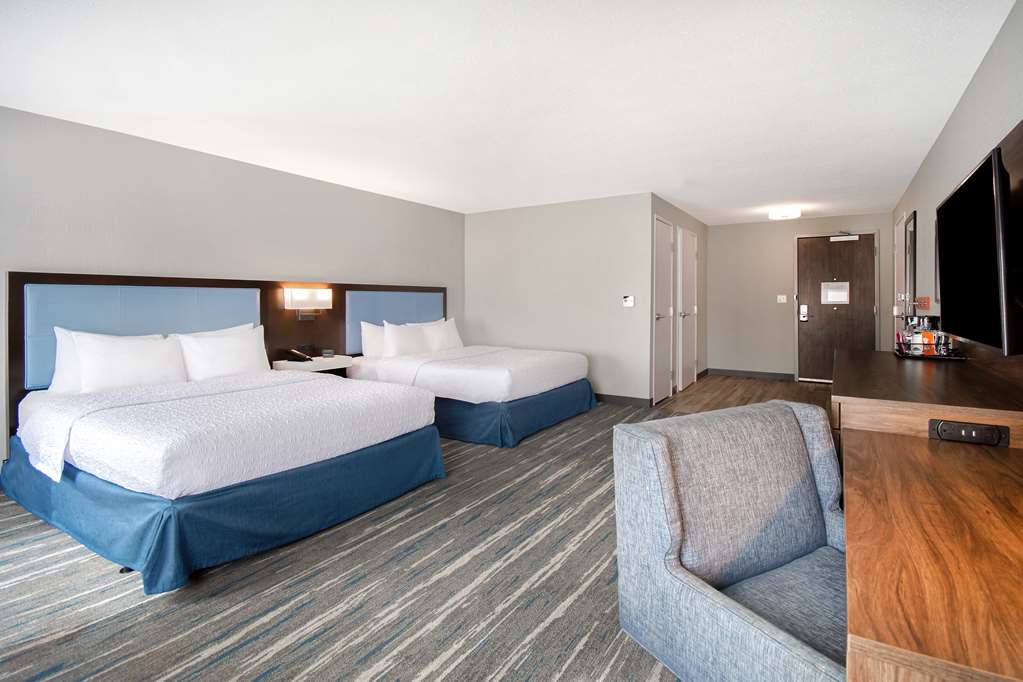 Hampton Inn &amp; Suites Dayton-Vandalia-guestroom-Guest Room,On-Site.jpg