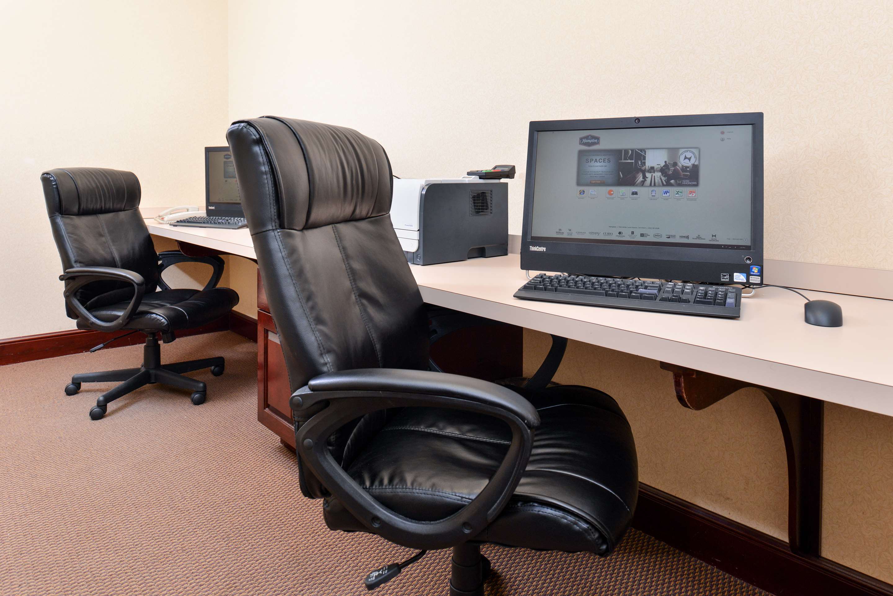 Business Center | Hampton Inn & Suites Dayton - Vandalia
