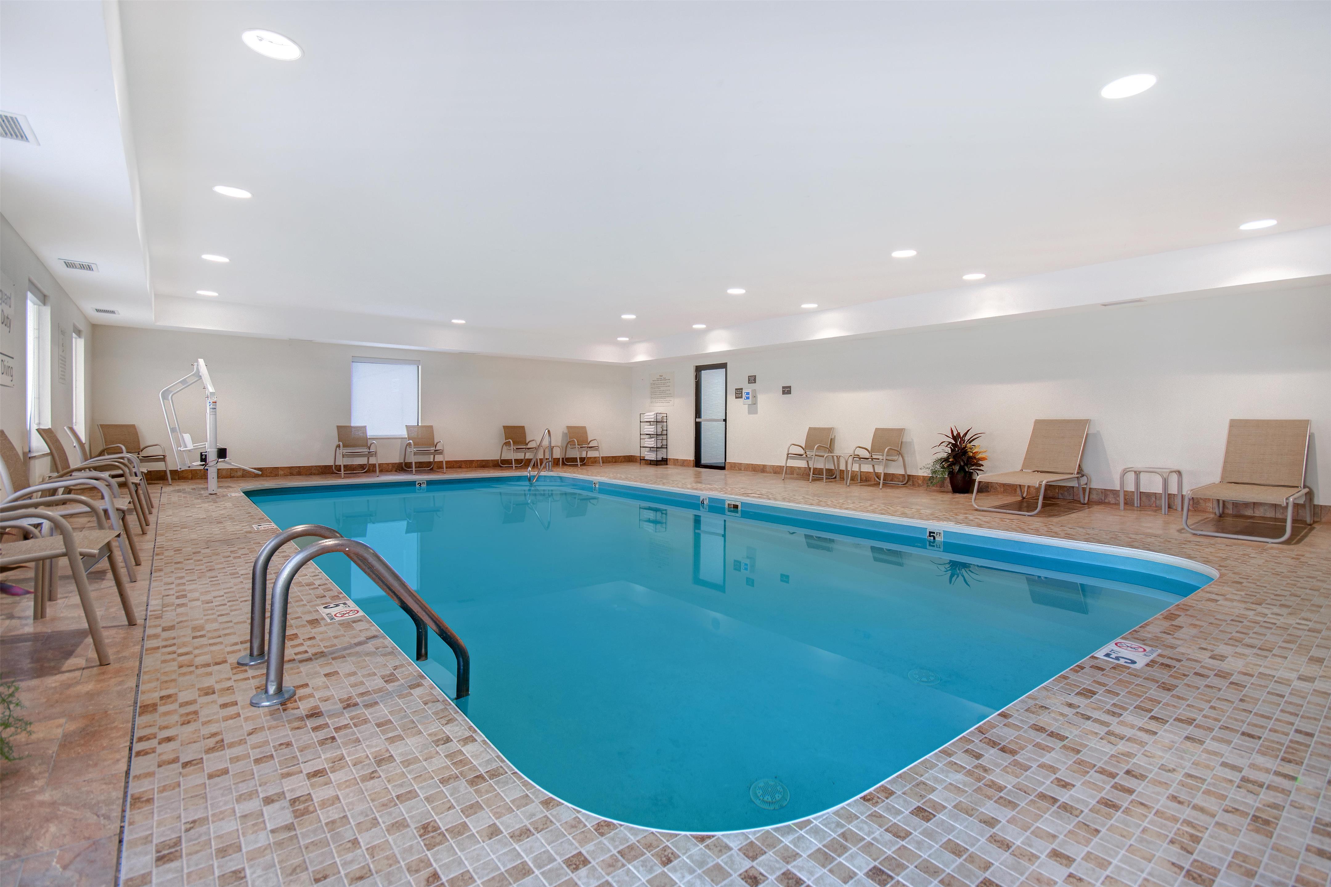 Pool | Hampton Inn & Suites Dayton - Vandalia