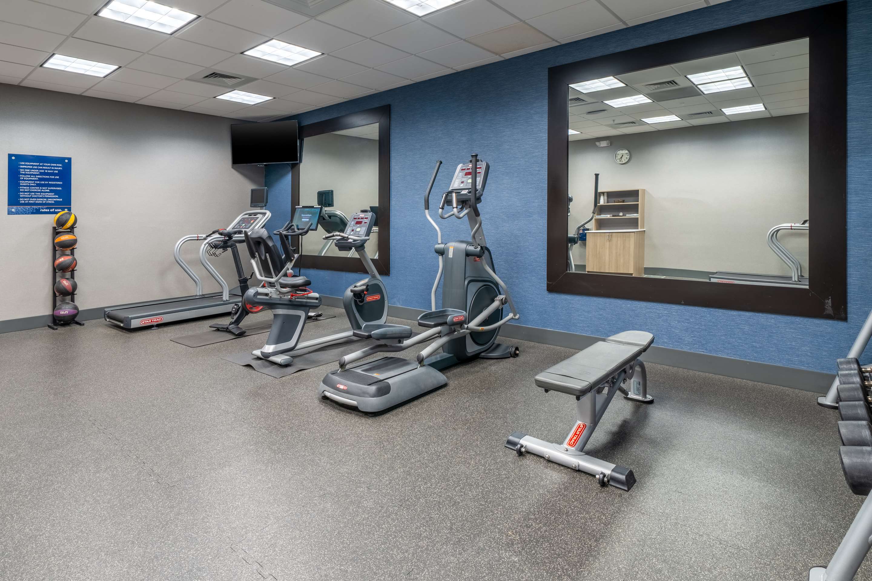Health club fitness center gym | Hampton Inn Dahlgren