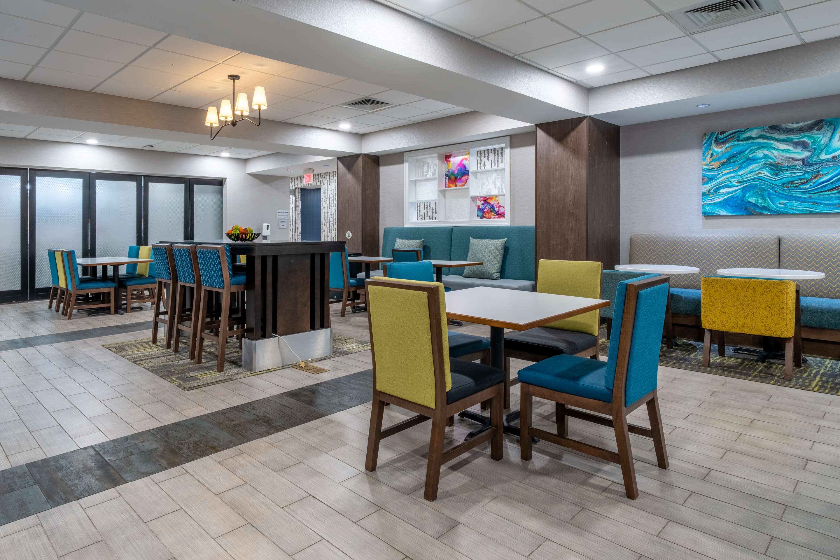 Breakfast Area | Hampton Inn Dahlgren
