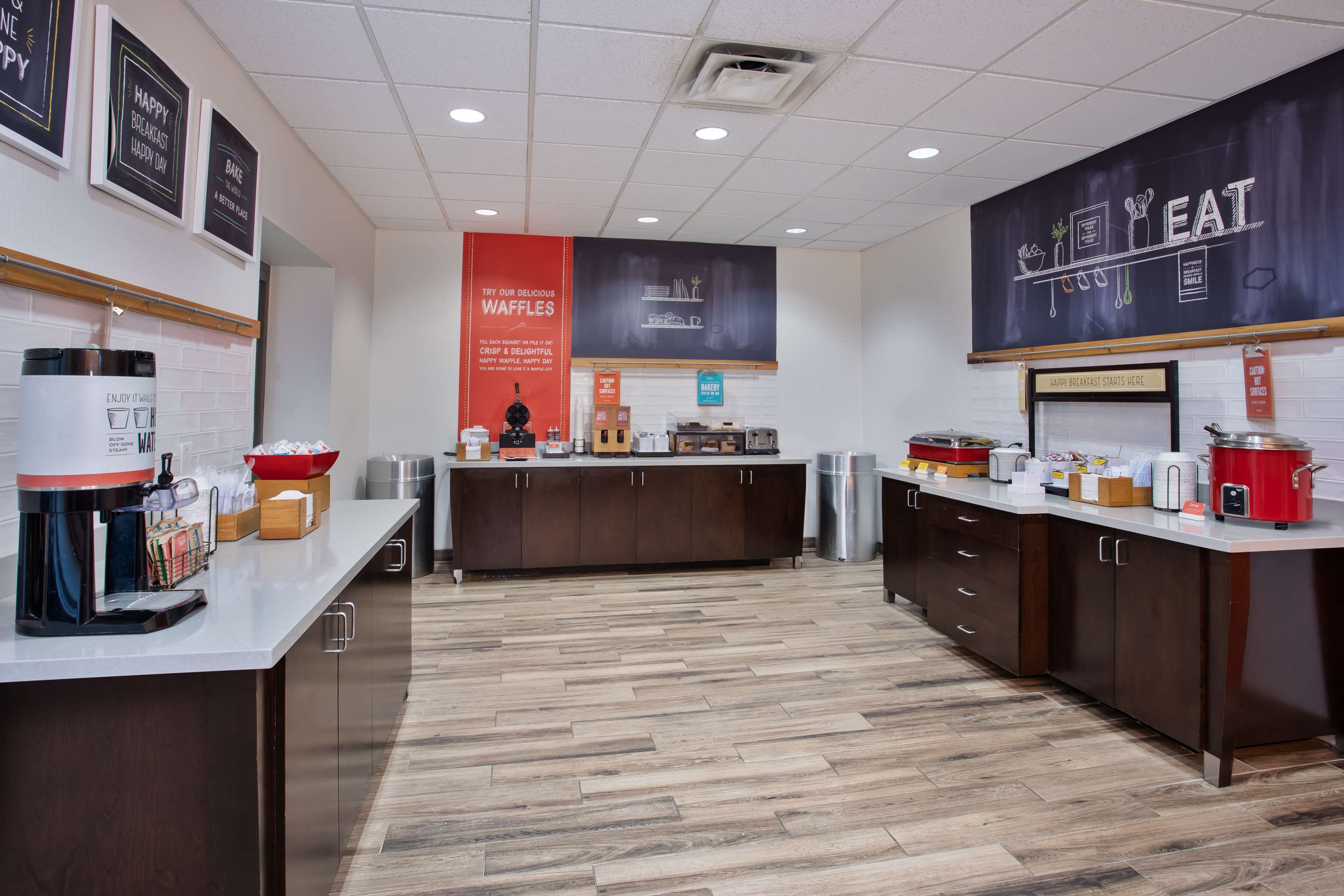 Breakfast Area | Hampton Inn & Suites Athens-I-65 (Huntsville Area)