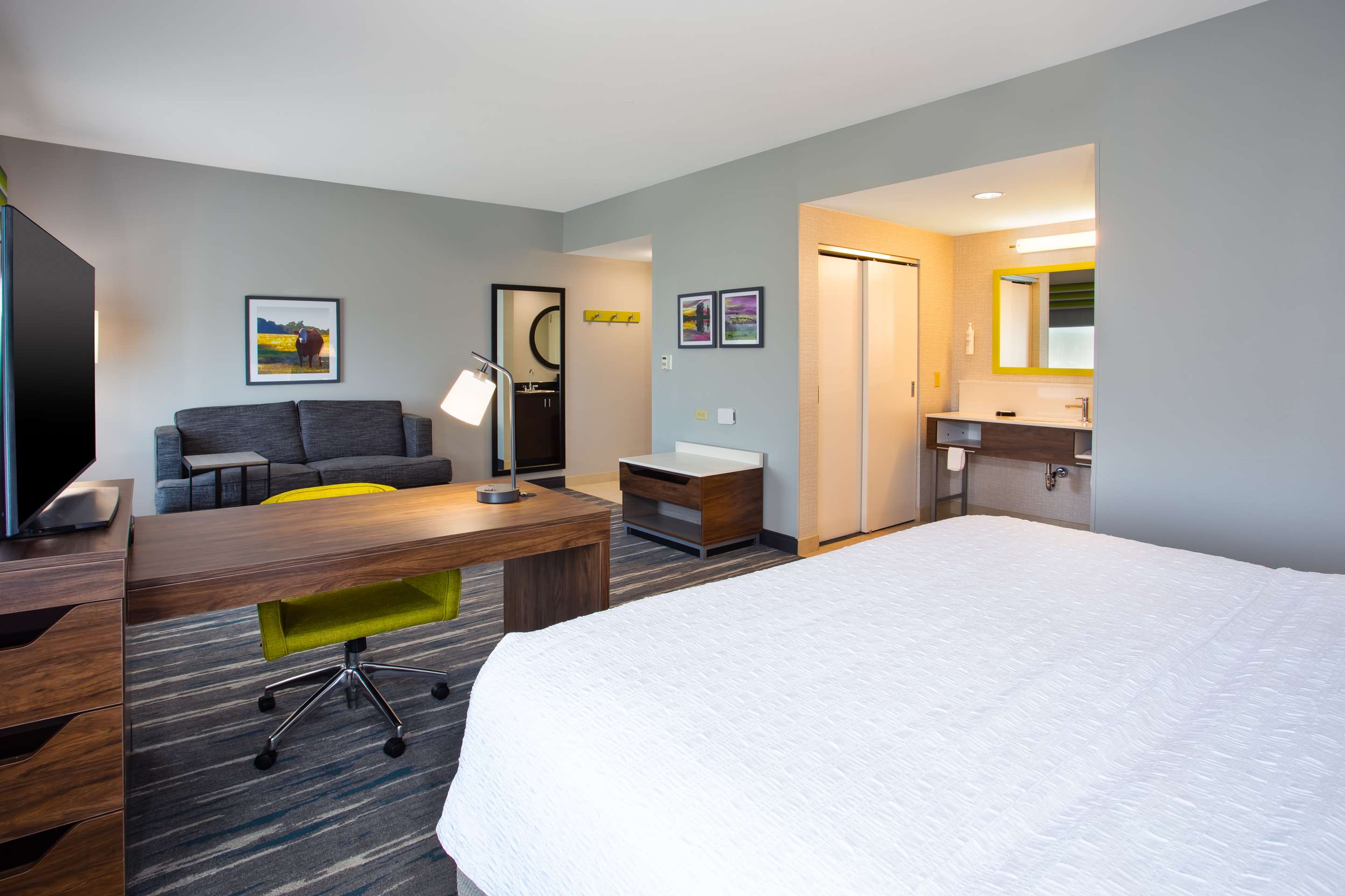 Guest room