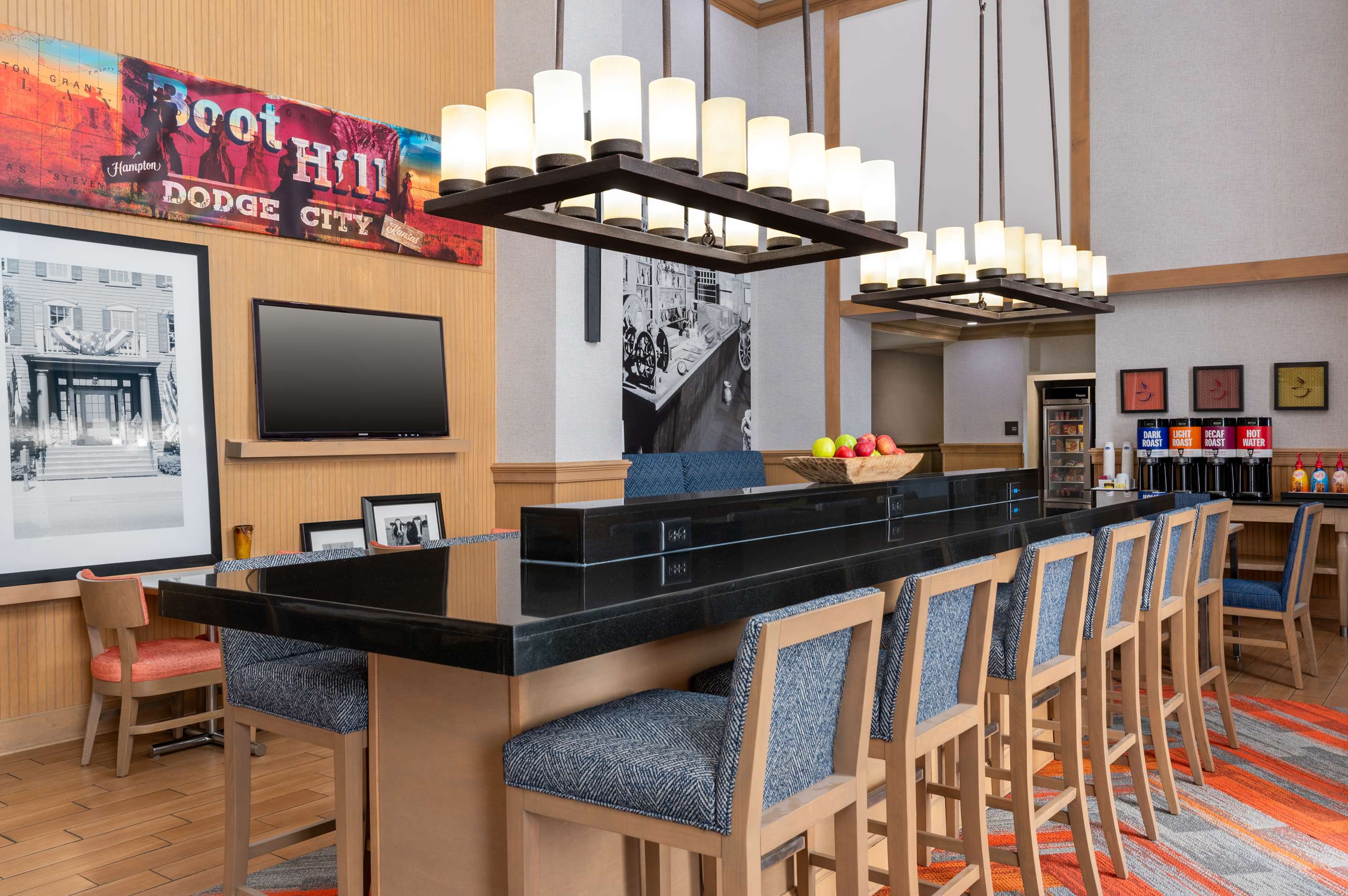 Lobby | Hampton Inn & Suites Dodge City