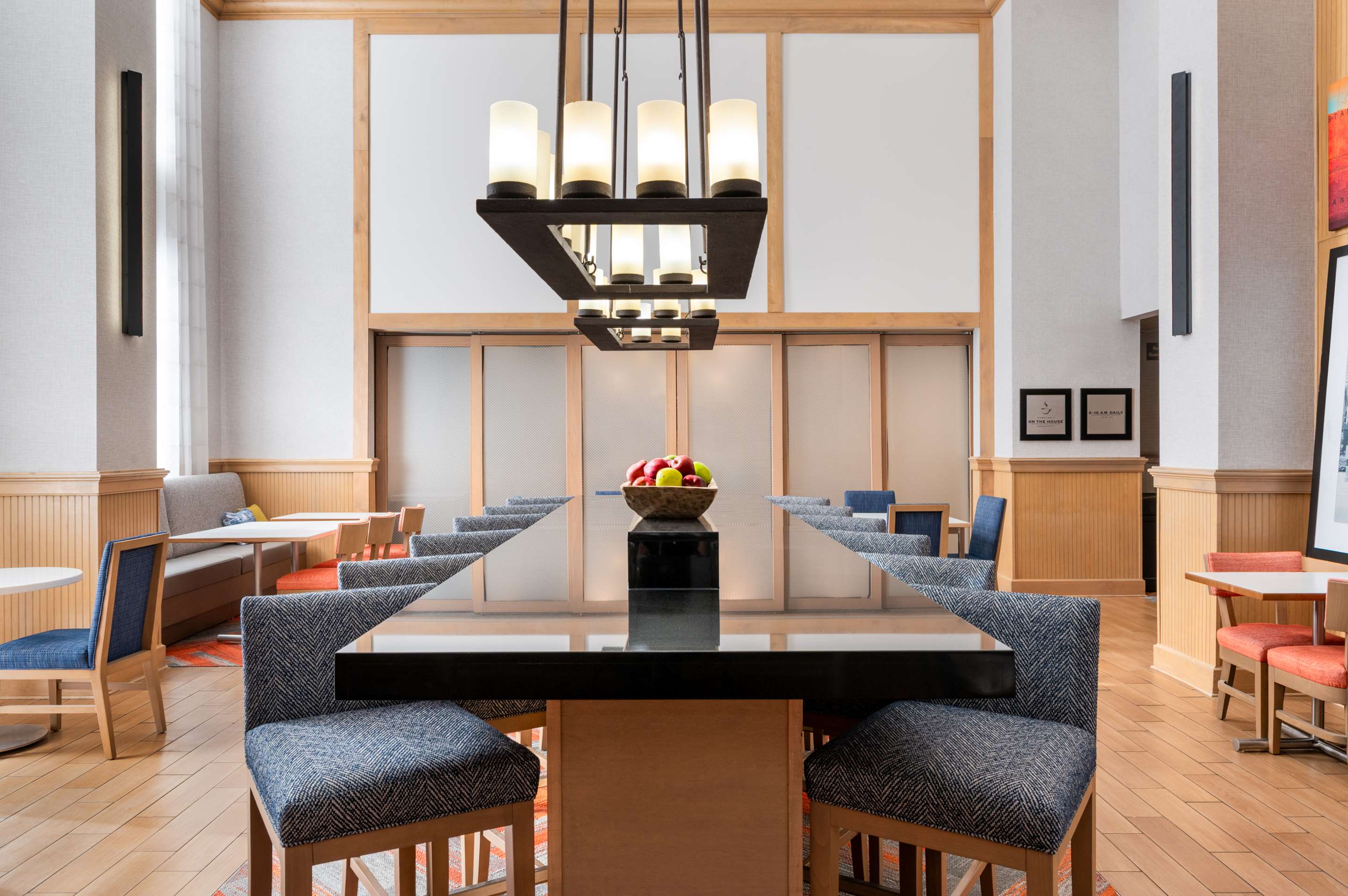 Lobby | Hampton Inn & Suites Dodge City