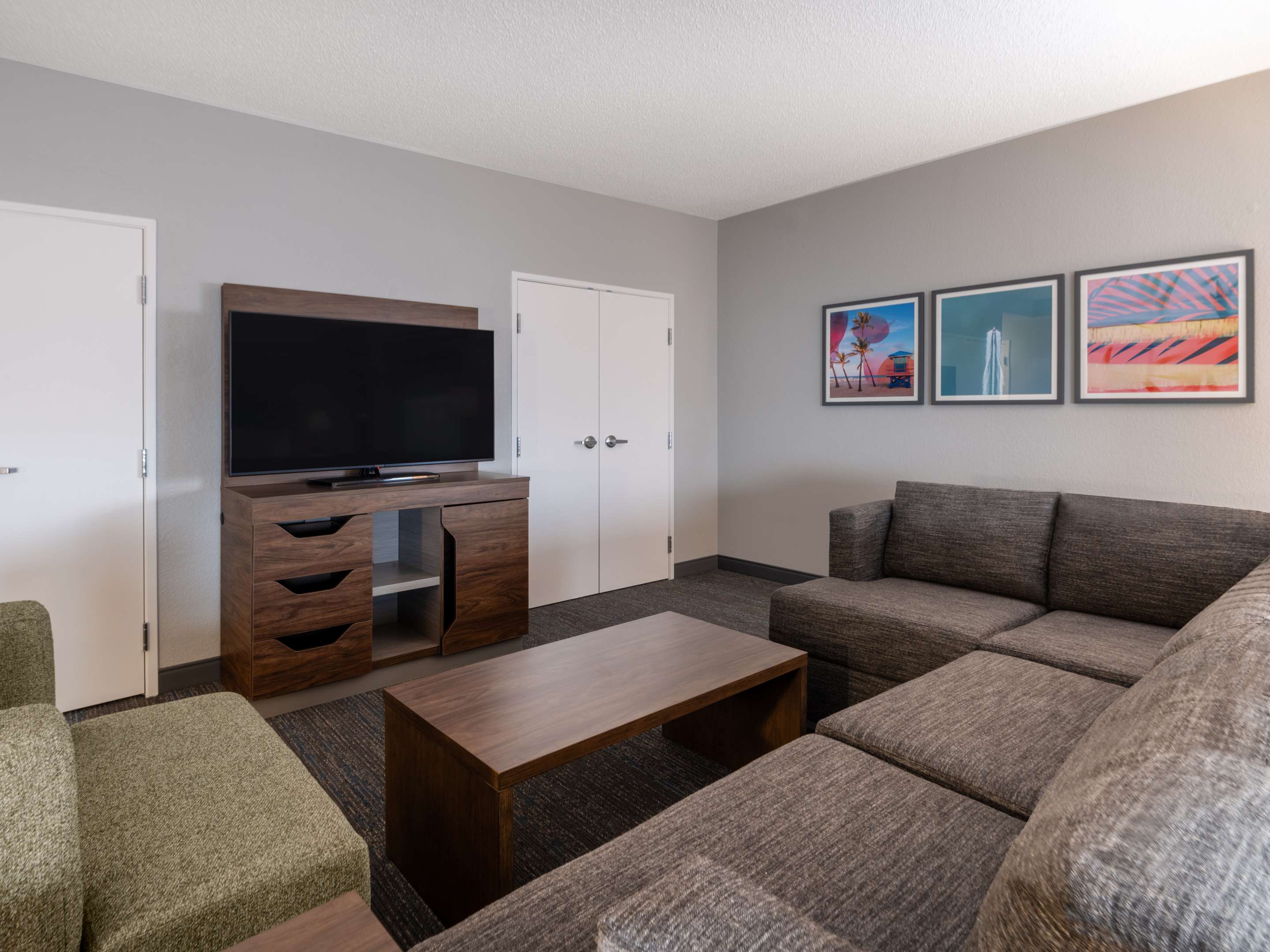 Guest room