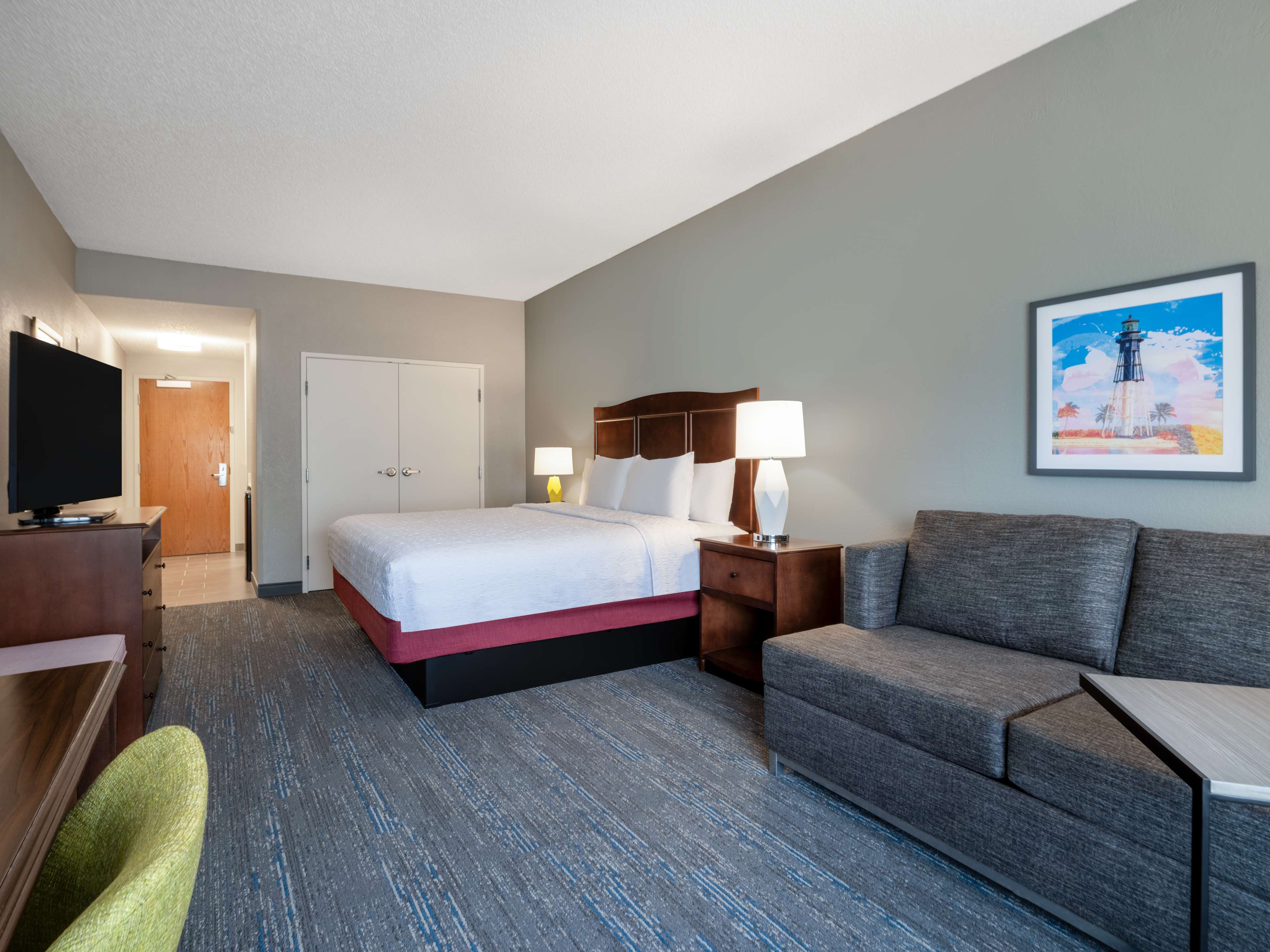 Hampton Inn Deerfield Beach Room Type - KNG SOFA BD LIVING RM NOSM