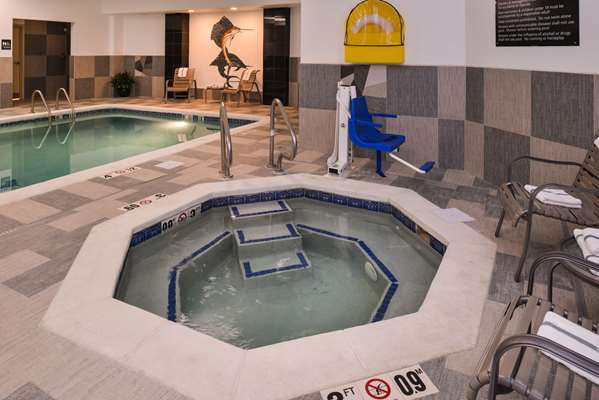 Pool - Hampton Inn & Suites Speer Blvd Denver - I-25, Exit 212