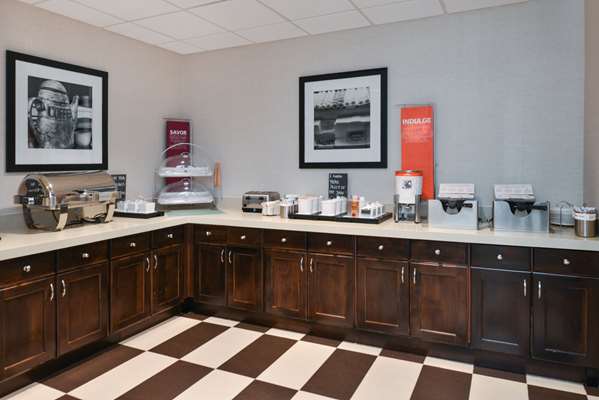 Restaurant - Hampton Inn & Suites Speer Blvd Denver - I-25, Exit 212