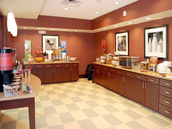 Restaurant - Hampton Inn & Suites Littleton