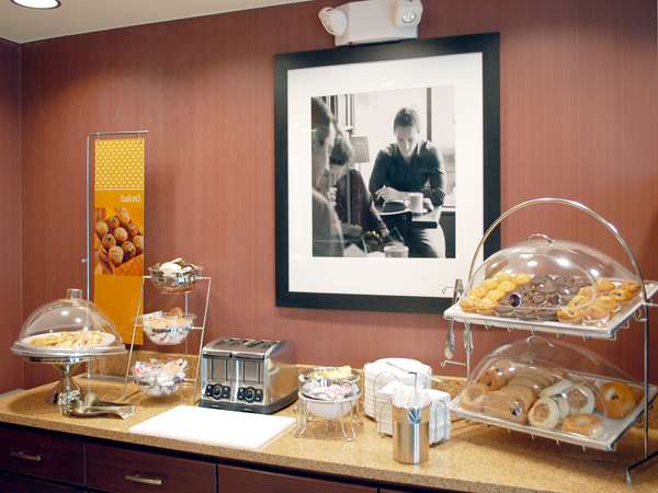 Restaurant - Hampton Inn & Suites Littleton