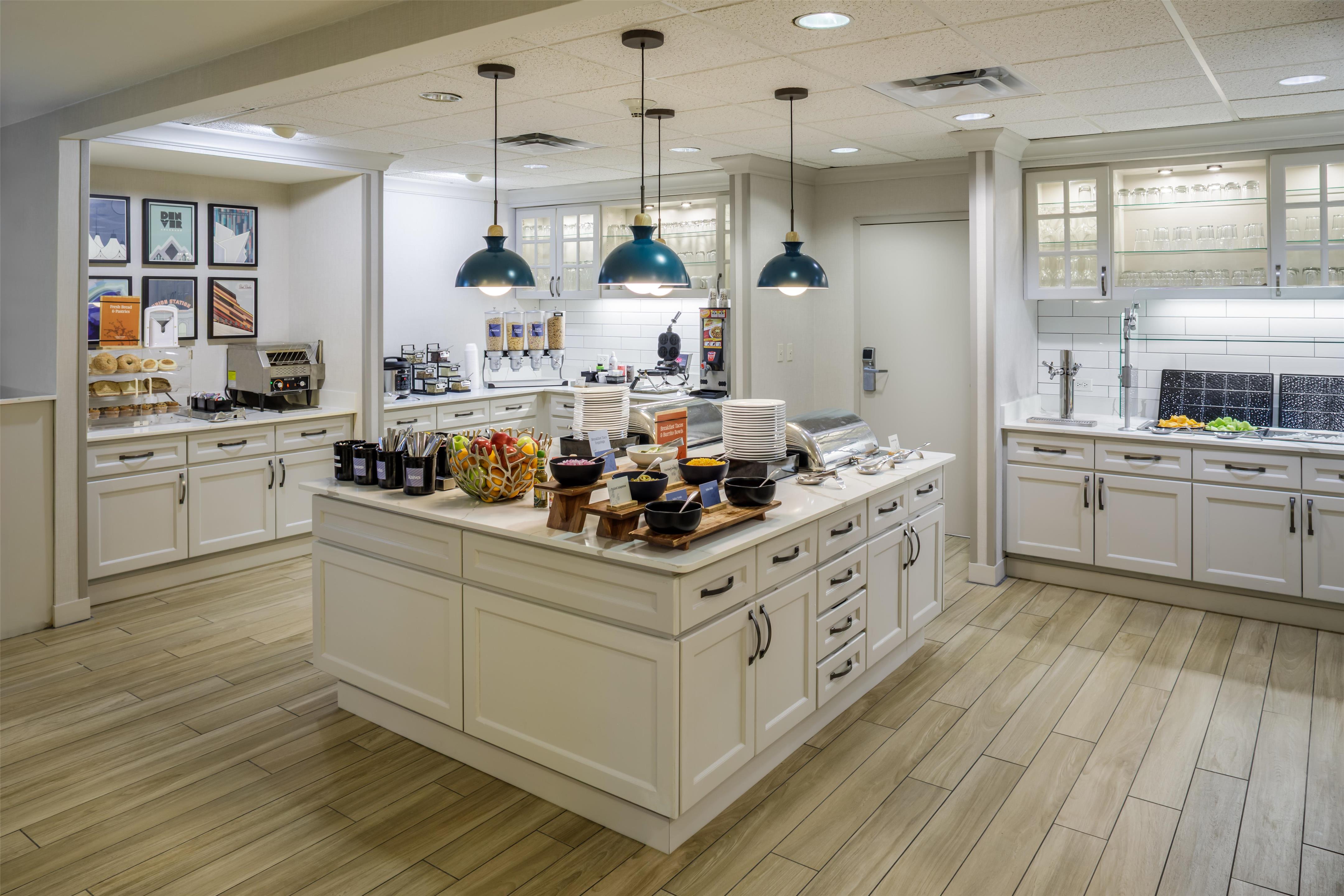 Breakfast Area | Homewood Suites by Hilton Denver Tech Center