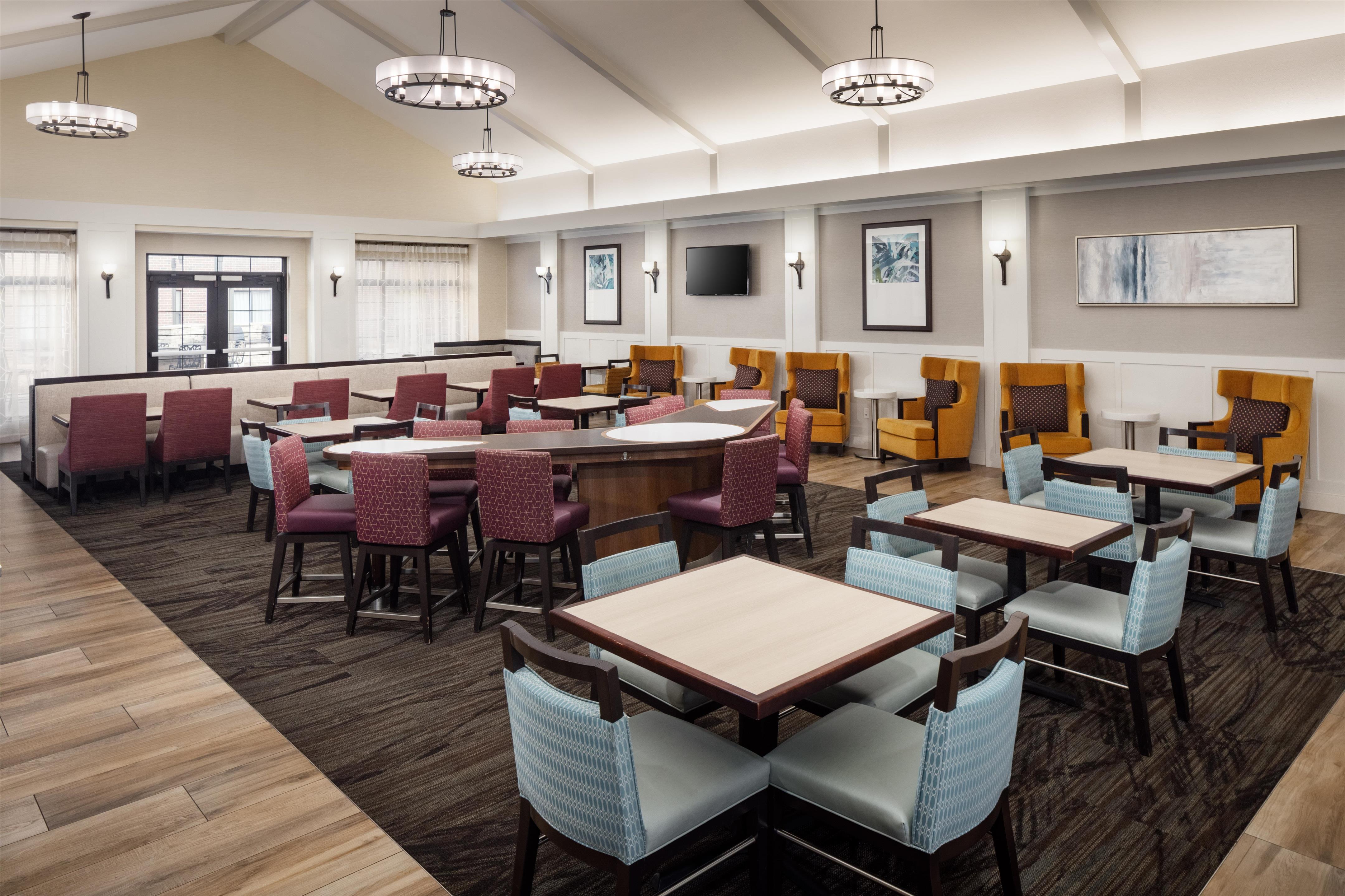 Breakfast Area | Homewood Suites by Hilton Denver Int'l Airport