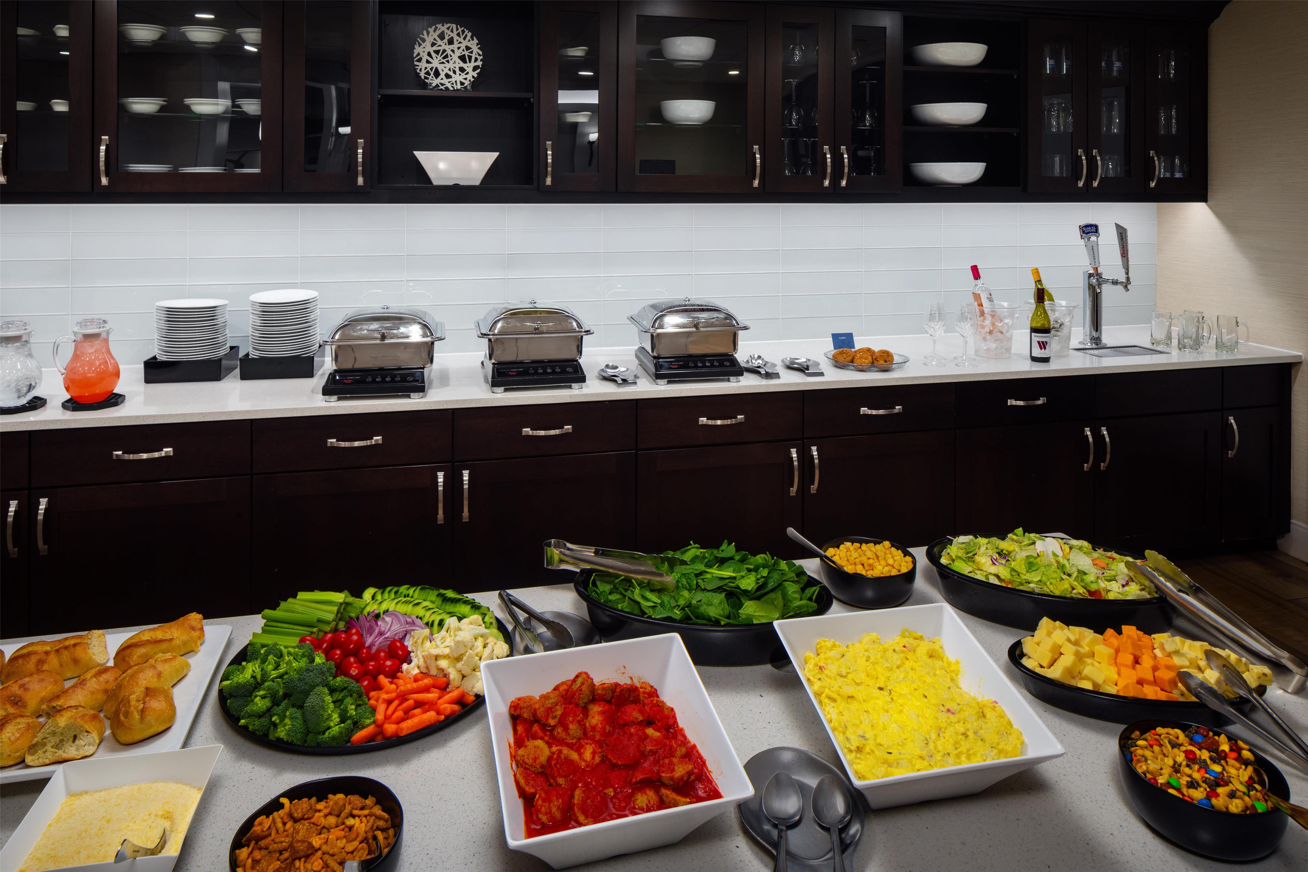 Restaurant | Homewood Suites by Hilton Denver Int'l Airport