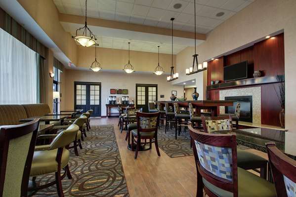 Restaurant - Hampton Inn & Suites Shaffer Parkway Littleton