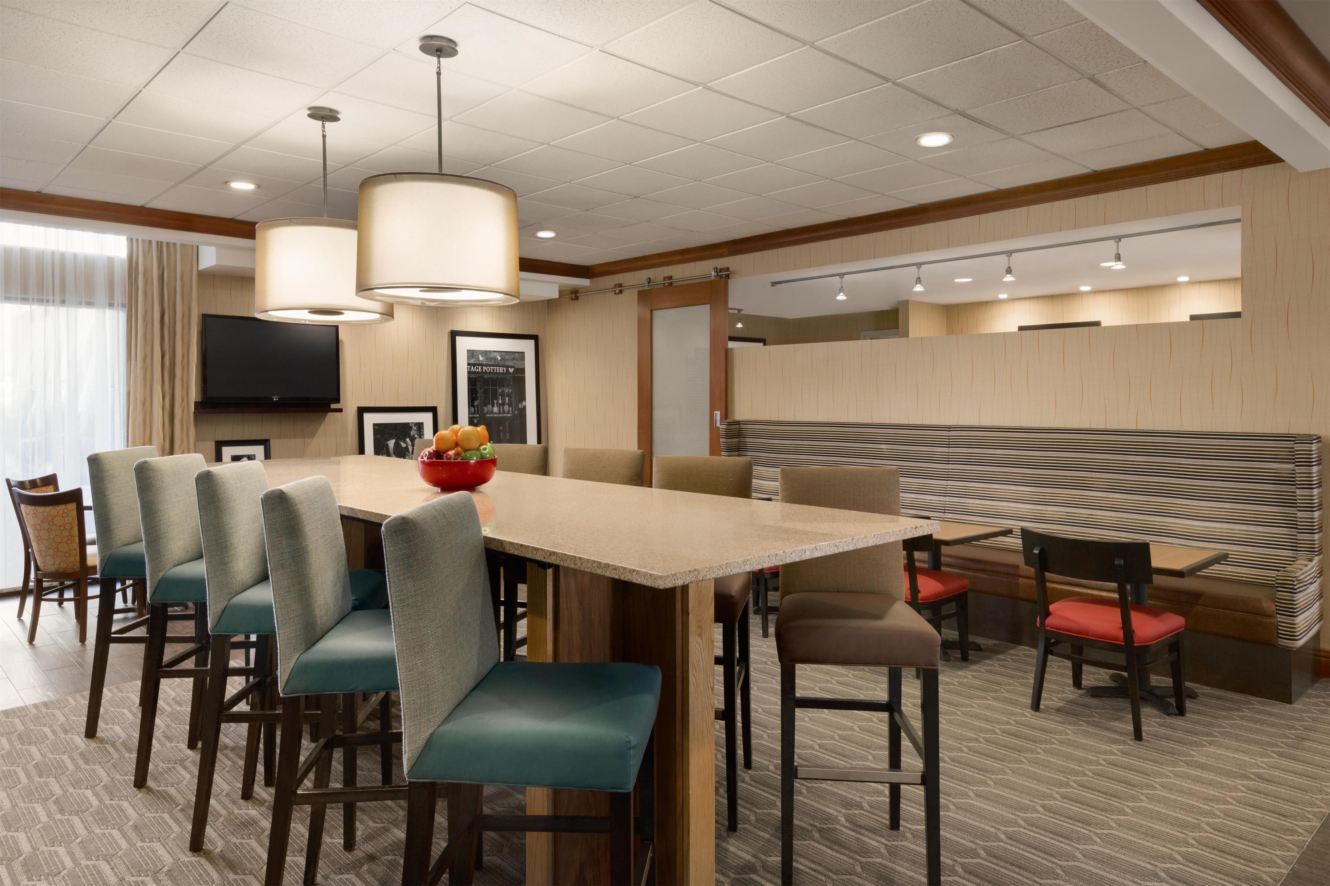 Lobby | Hampton Inn Denver West Federal Center