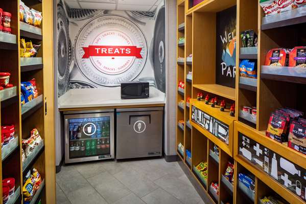 Restaurant - Hampton Inn & Suites Parker