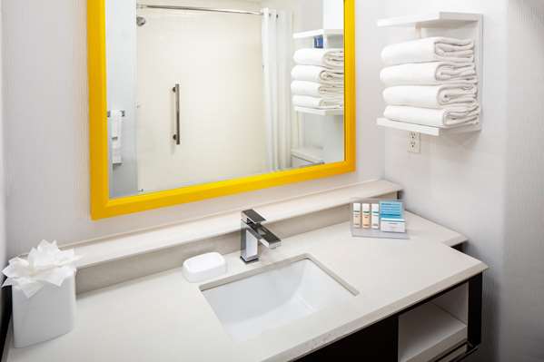  - Hampton Inn & Suites Parker