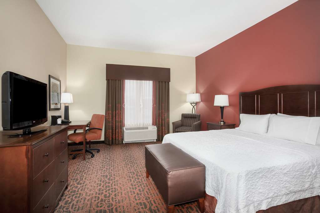 Hampton Inn & Suites by Hilton Denver/South-RidgeGate - Tap to explore photos