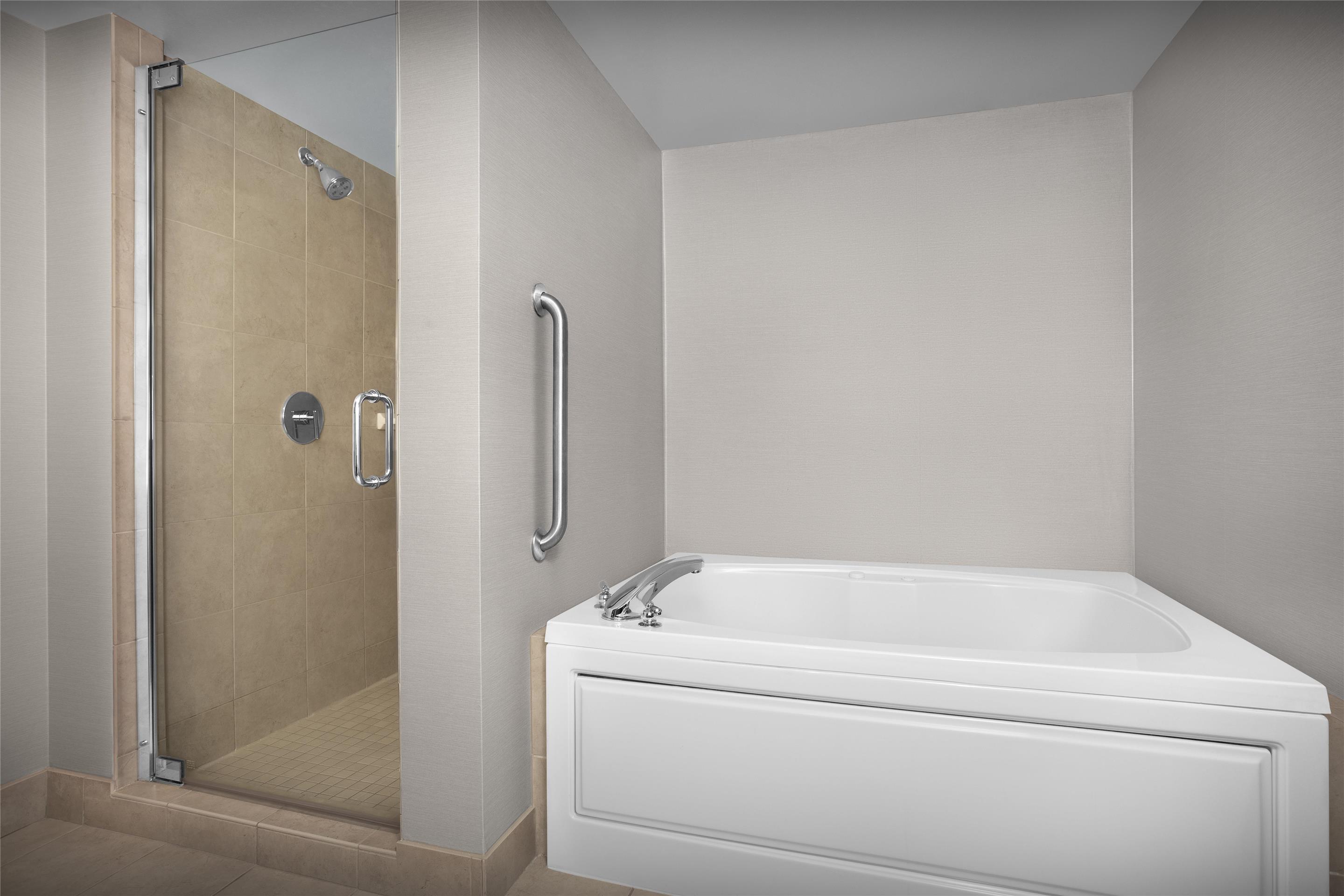 Guest room bath