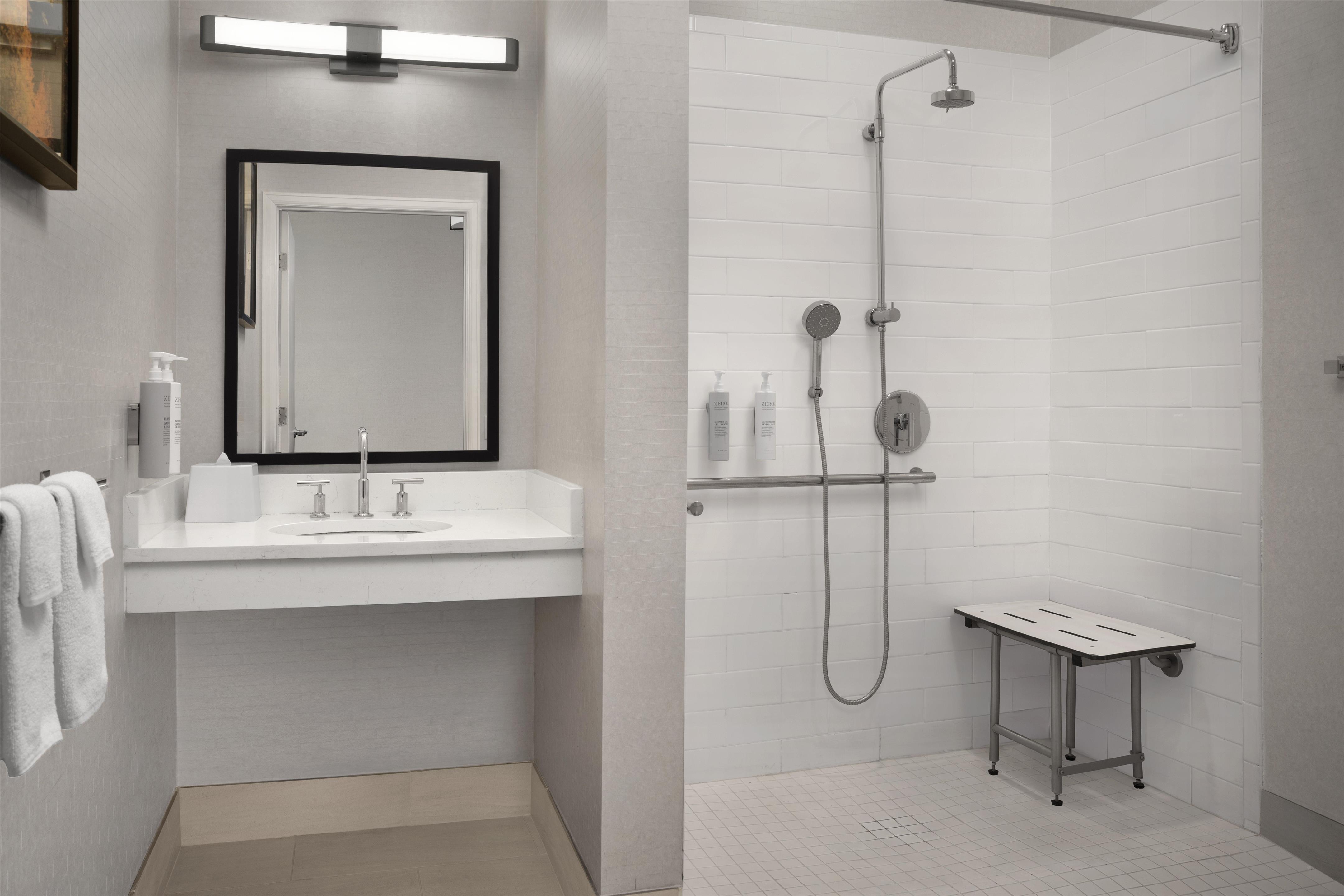 Guest room bath