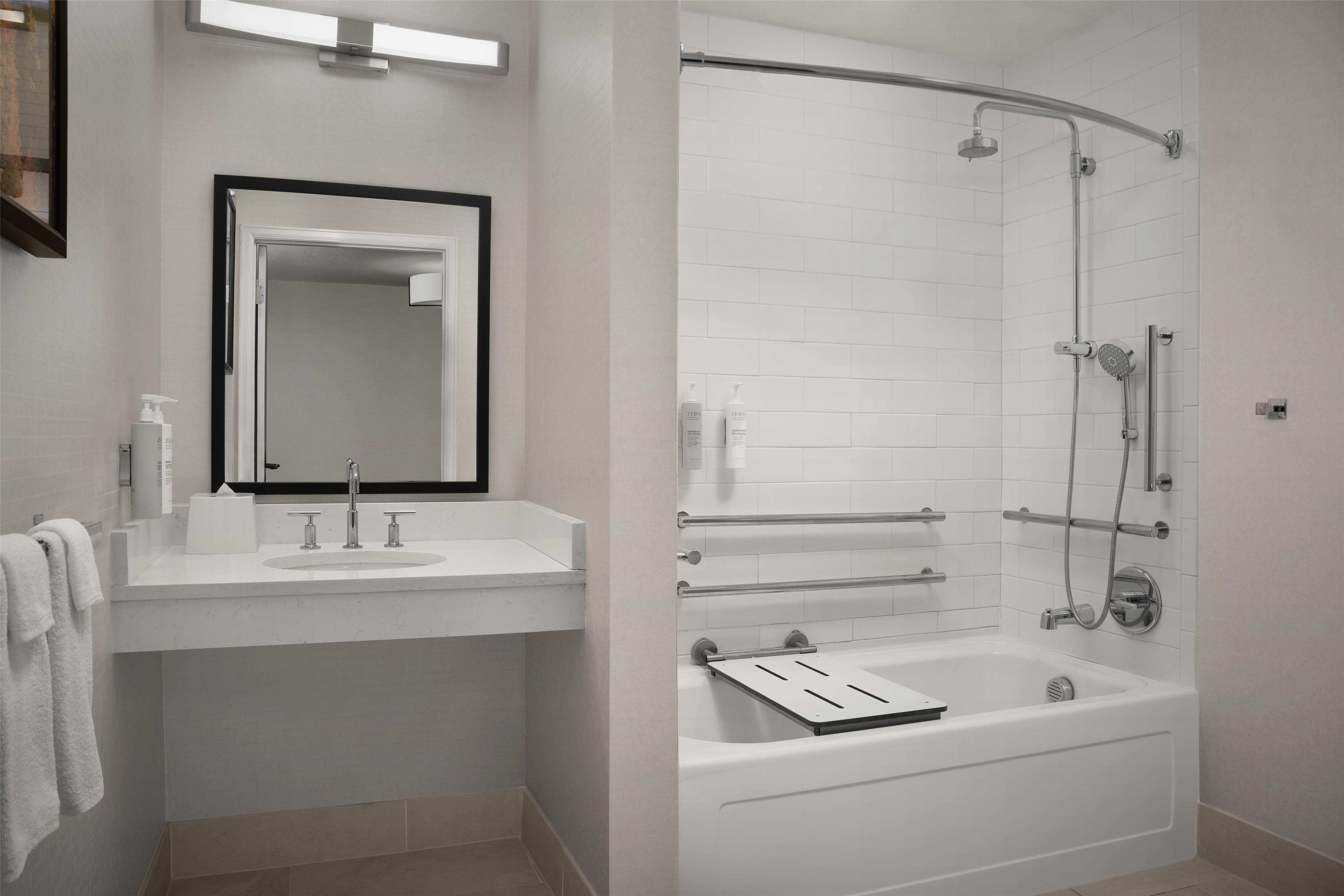 Guest room bath