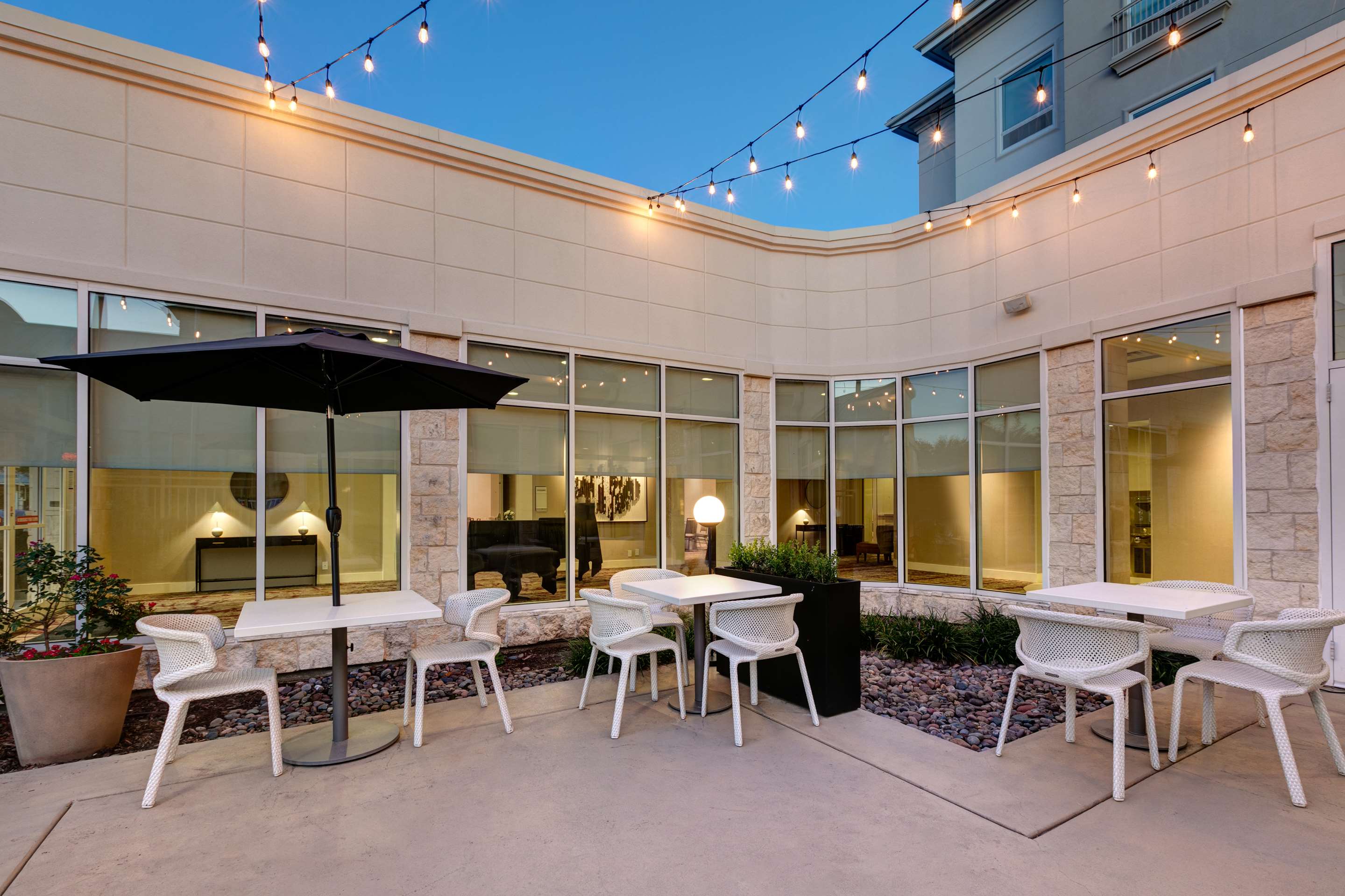 Exterior | Hilton Garden Inn Dallas/Arlington
