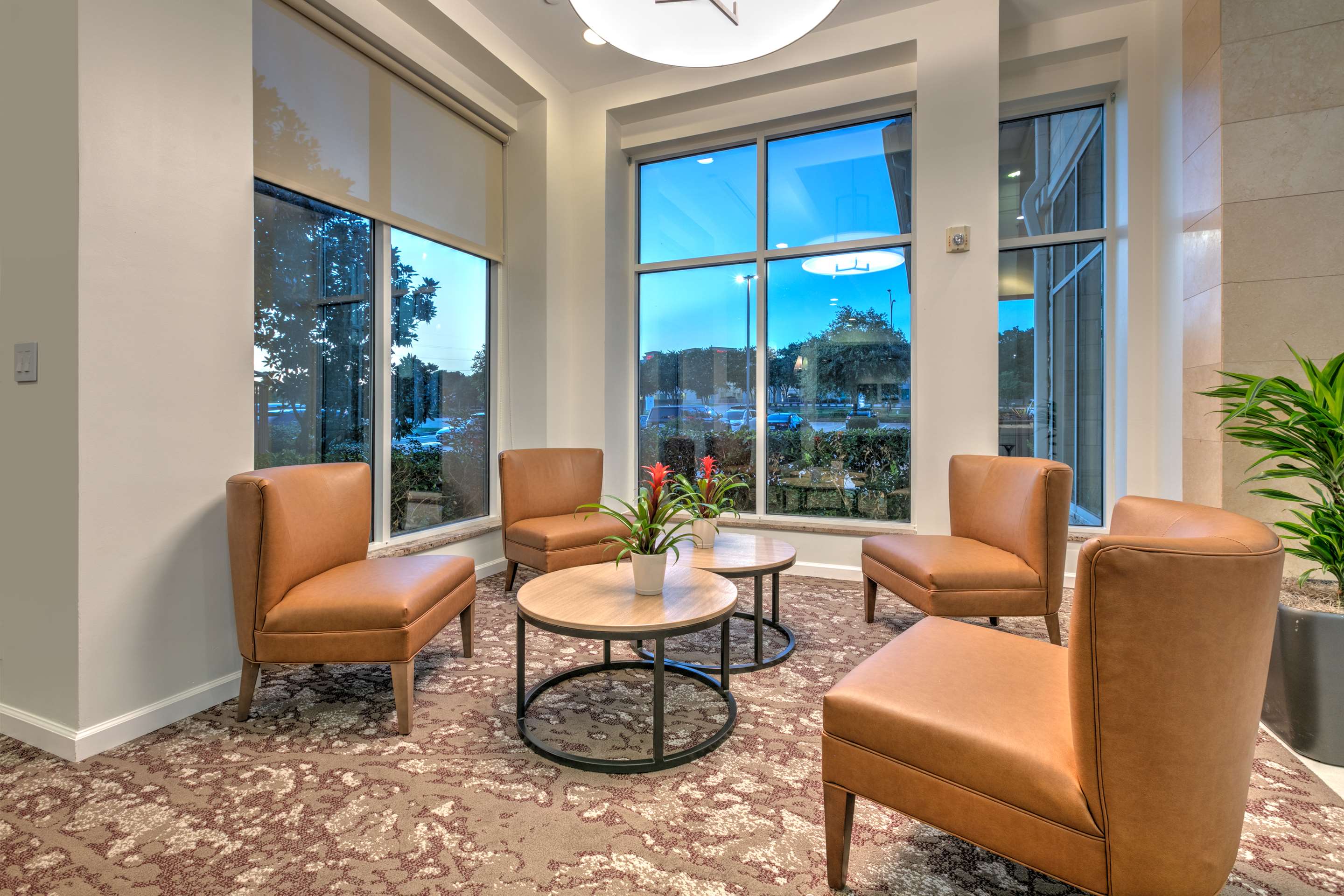 Lobby | Hilton Garden Inn Dallas/Arlington