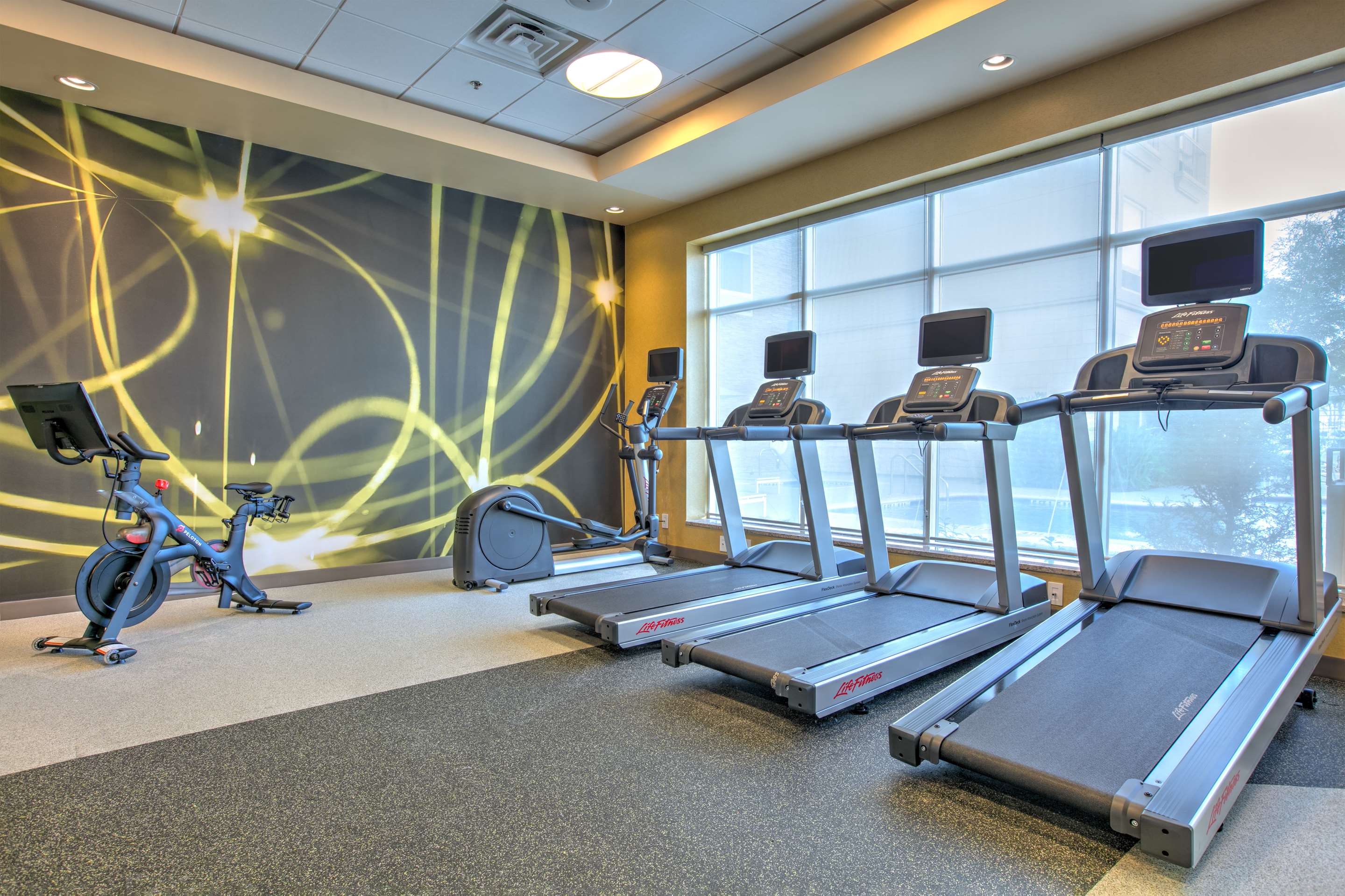Health club fitness center gym | Hilton Garden Inn Dallas/Arlington