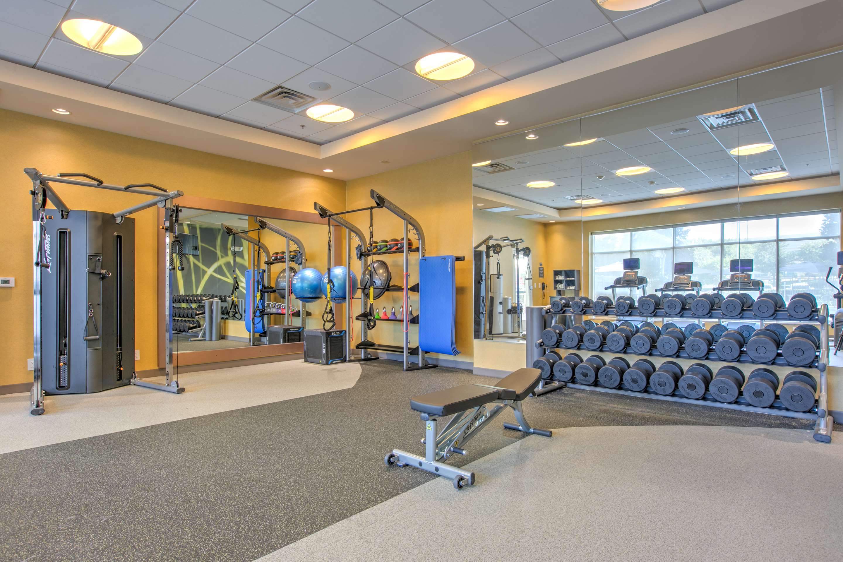 Health club fitness center gym | Hilton Garden Inn Dallas/Arlington