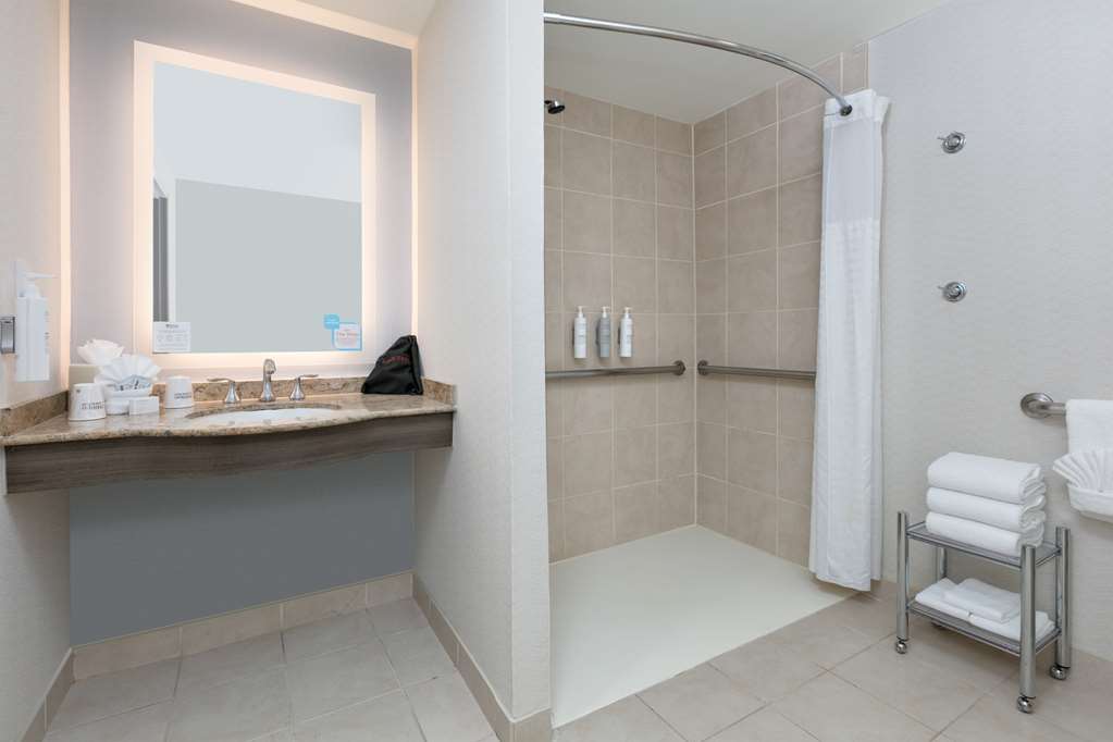 Hilton Garden Inn Dallas-Arlington - Tap to explore photos