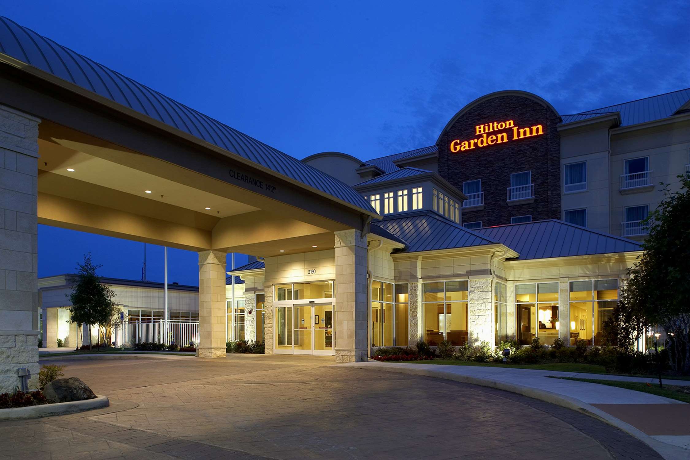 Exterior | Hilton Garden Inn Dallas/Arlington