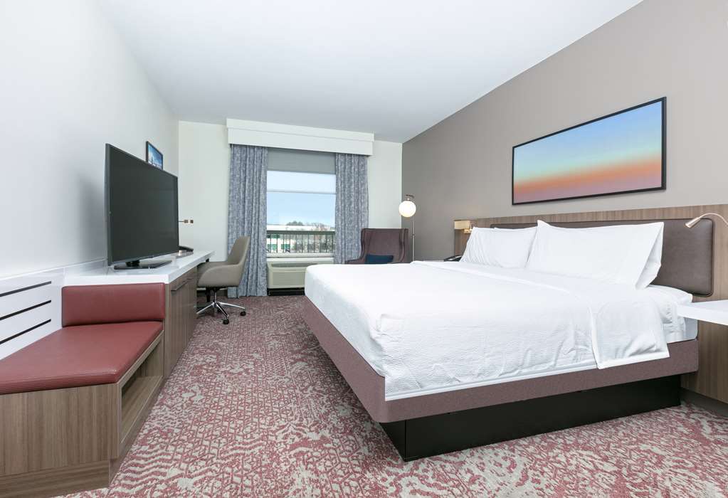 Hilton Garden Inn Dallas-Arlington Room Type - 1 KING BED PELOTON