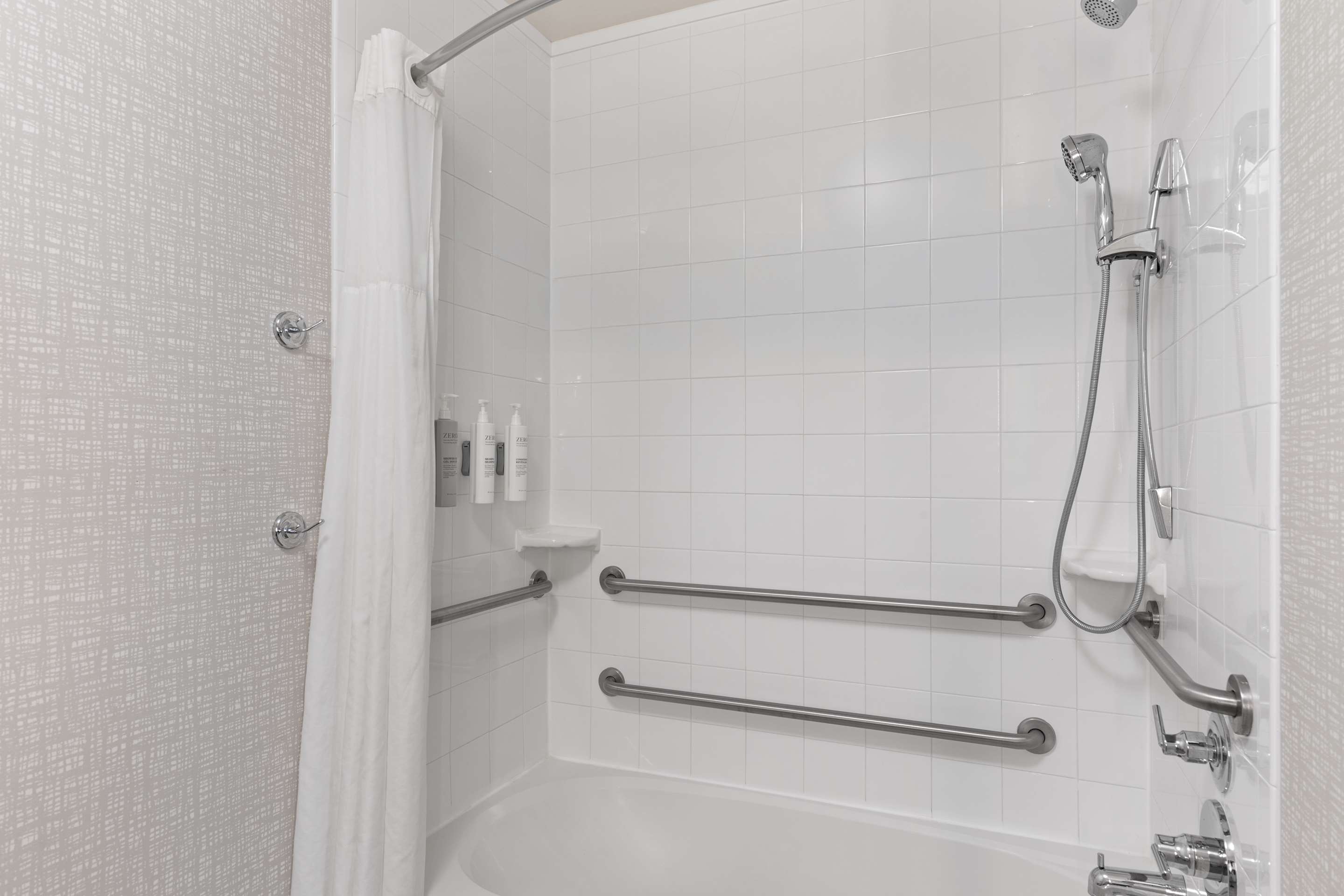 Guest room bath