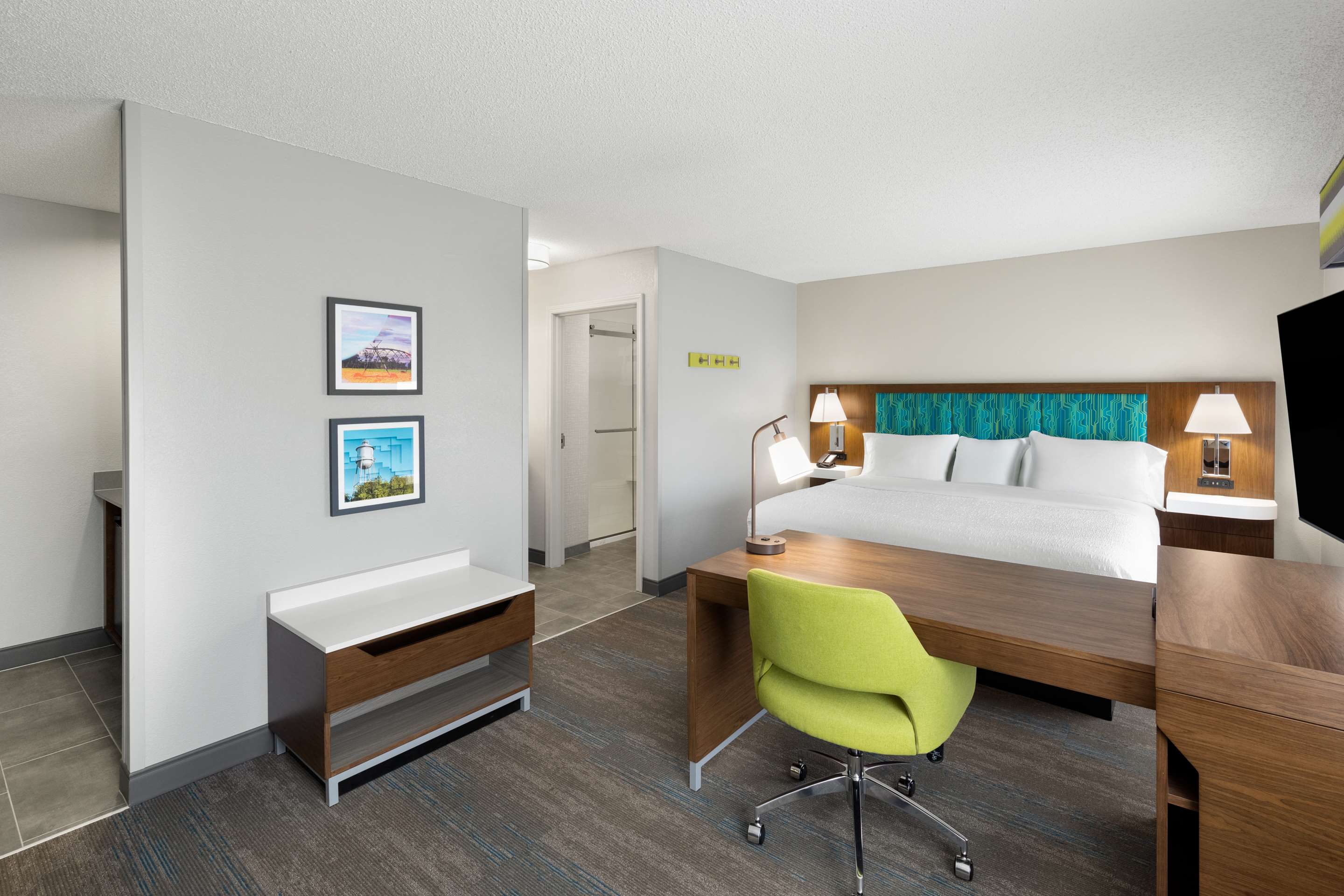 Guest room