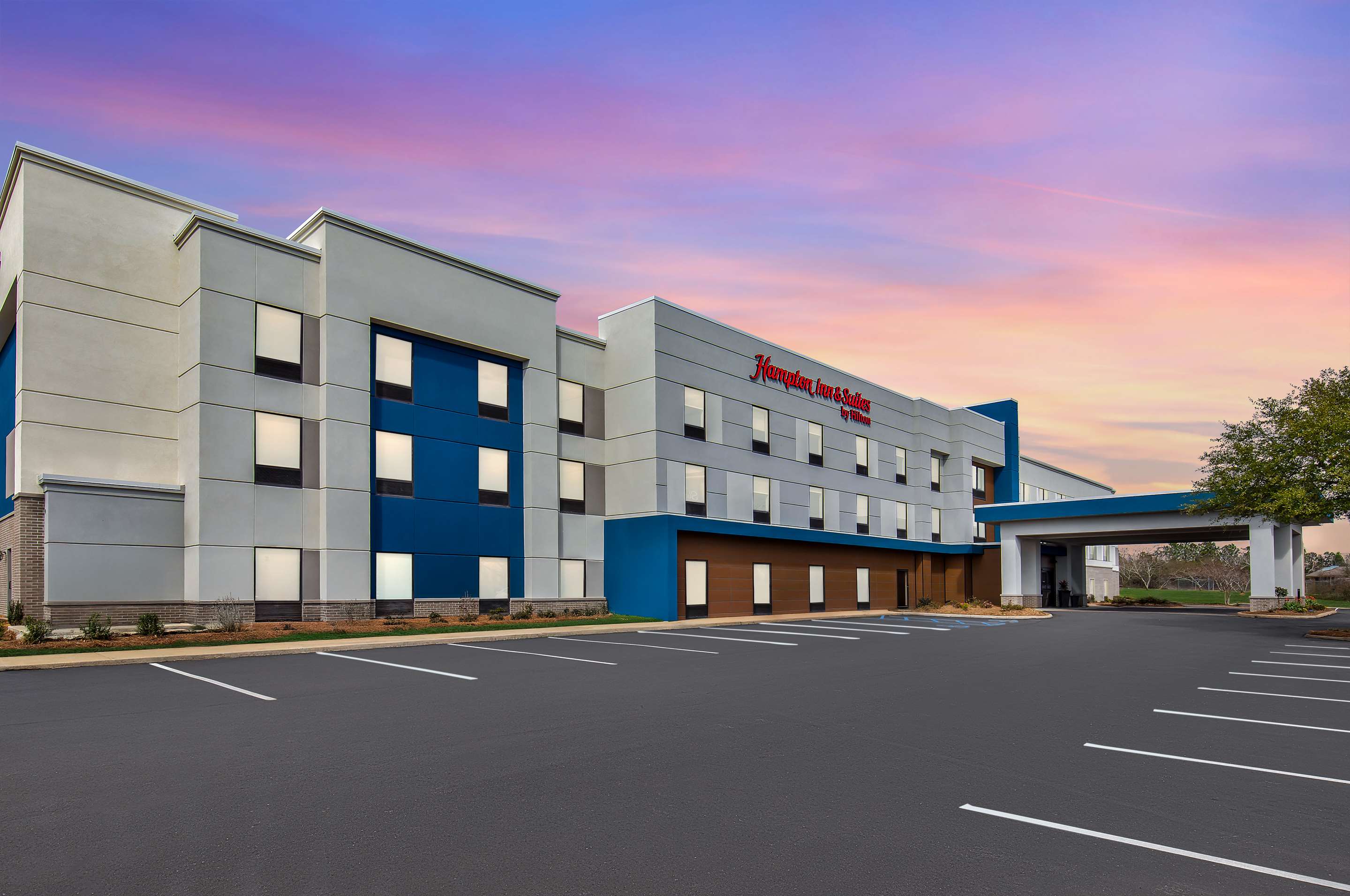 Exterior | Hampton Inn & Suites Dothan