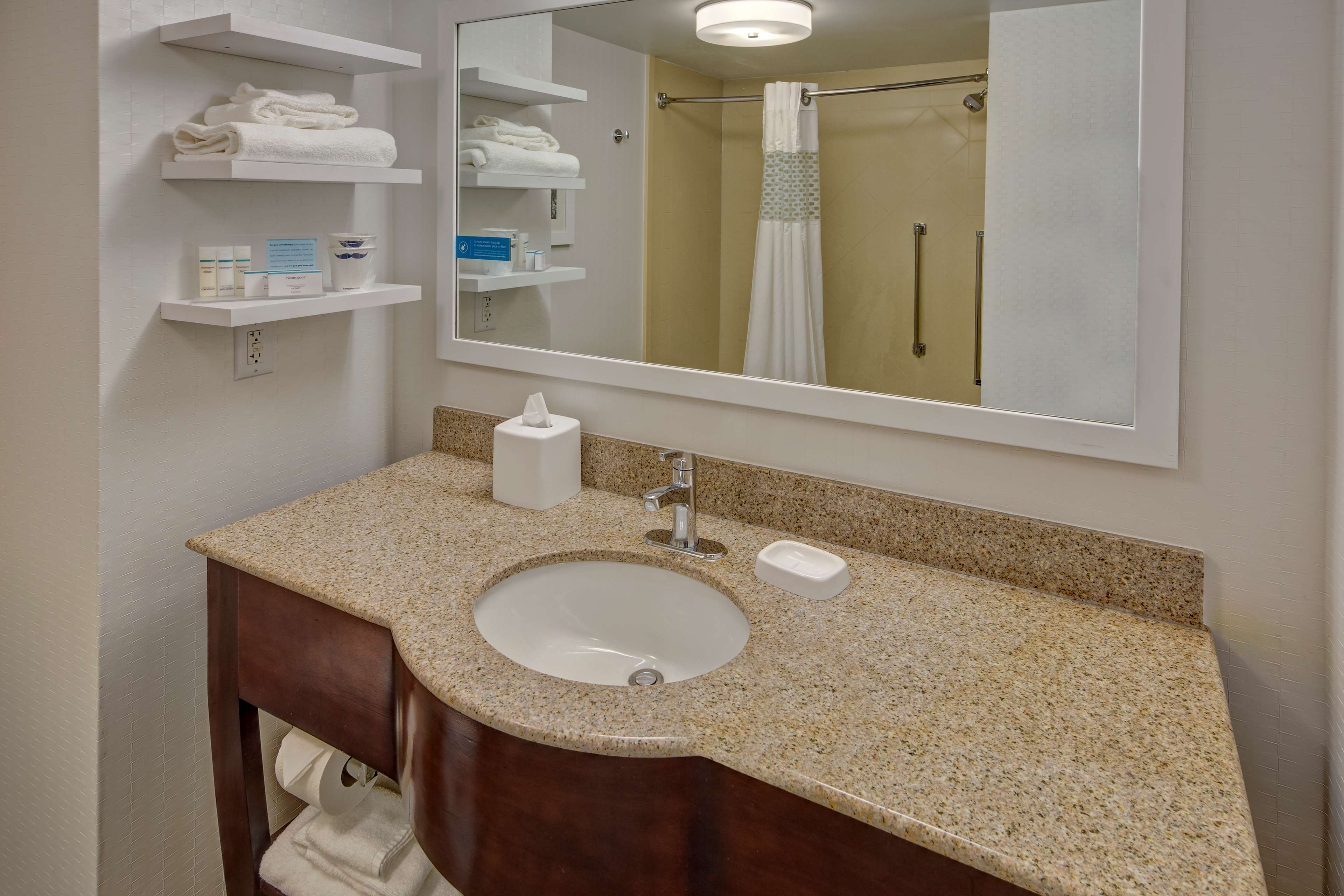 Hampton Inn by Hilton Dunn Room Type - 1KING STUDY SOFABED NOSMOK