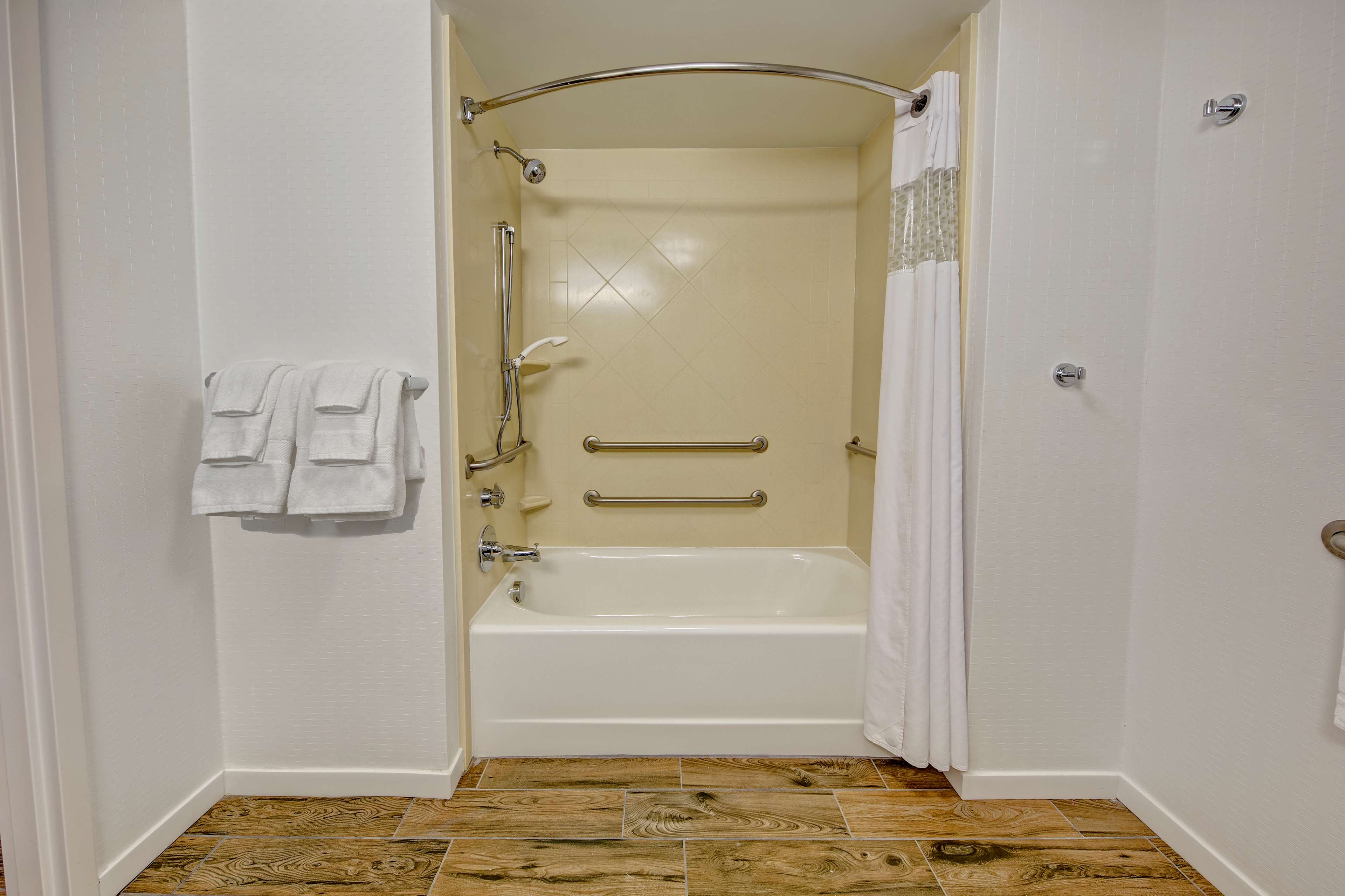 Hampton Inn by Hilton Dunn Room Type - 2QN MOB HEARING ACC TUB NS