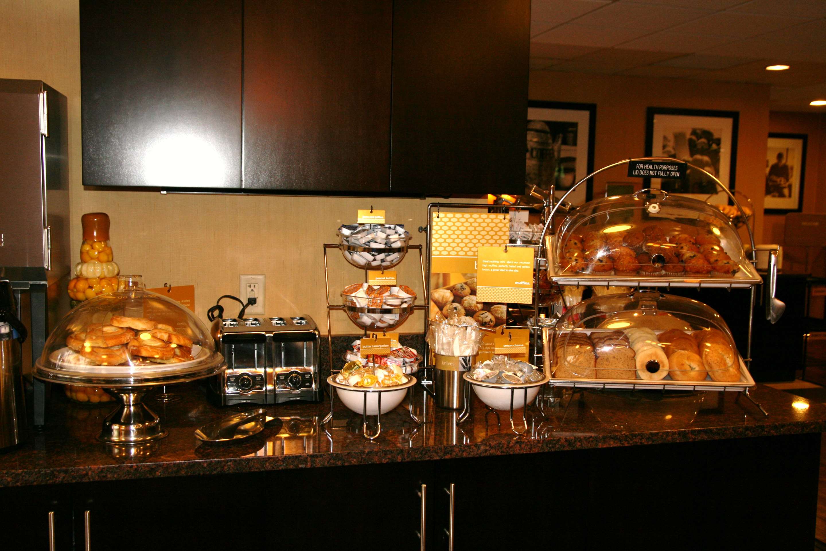 Restaurant | Hampton Inn Dalton