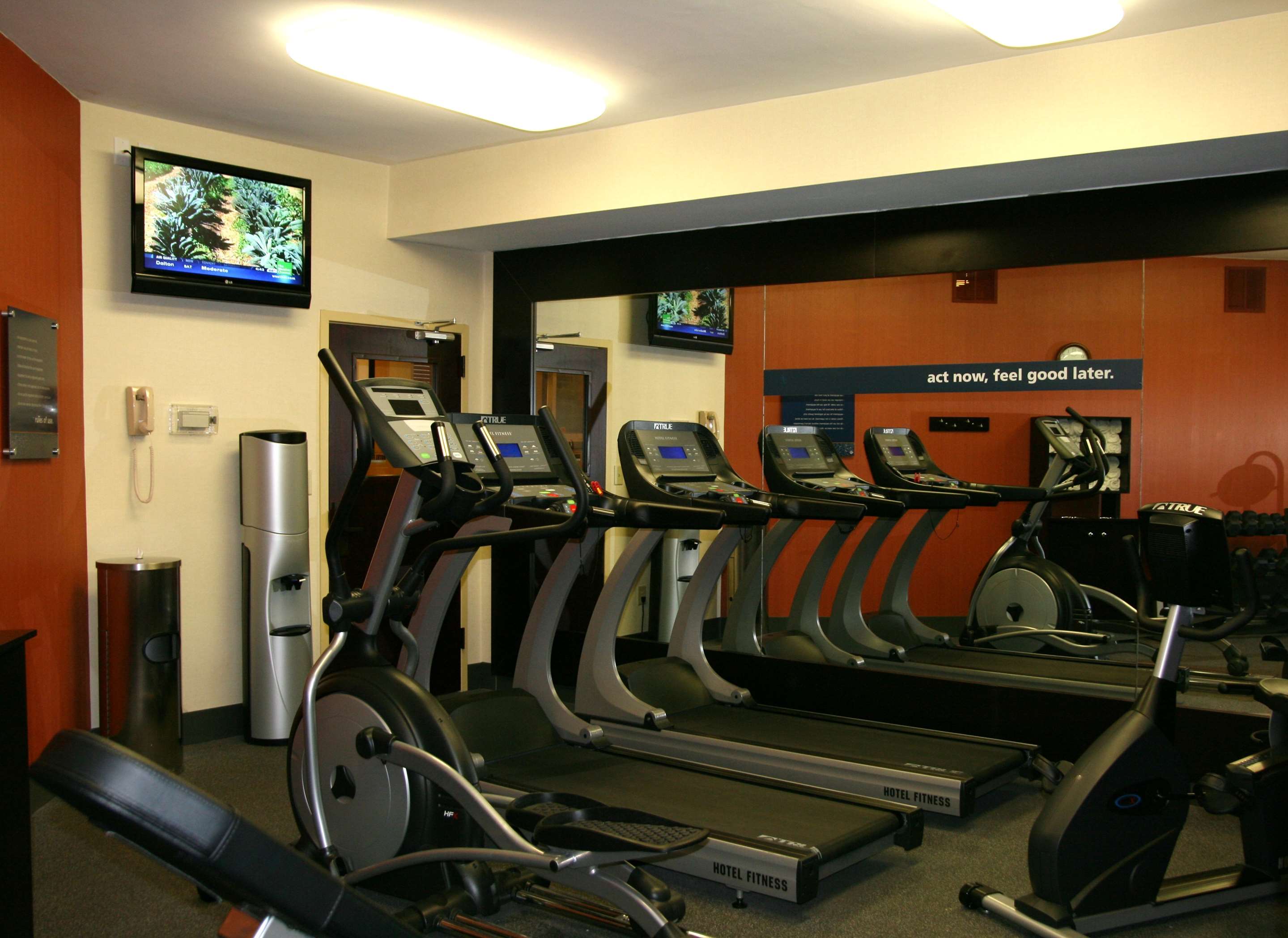 Health club fitness center gym | Hampton Inn Dalton