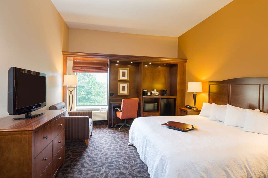 Hampton Inn Danville Room Type - 1KG MOB HEAR ACC RI-SHW NS